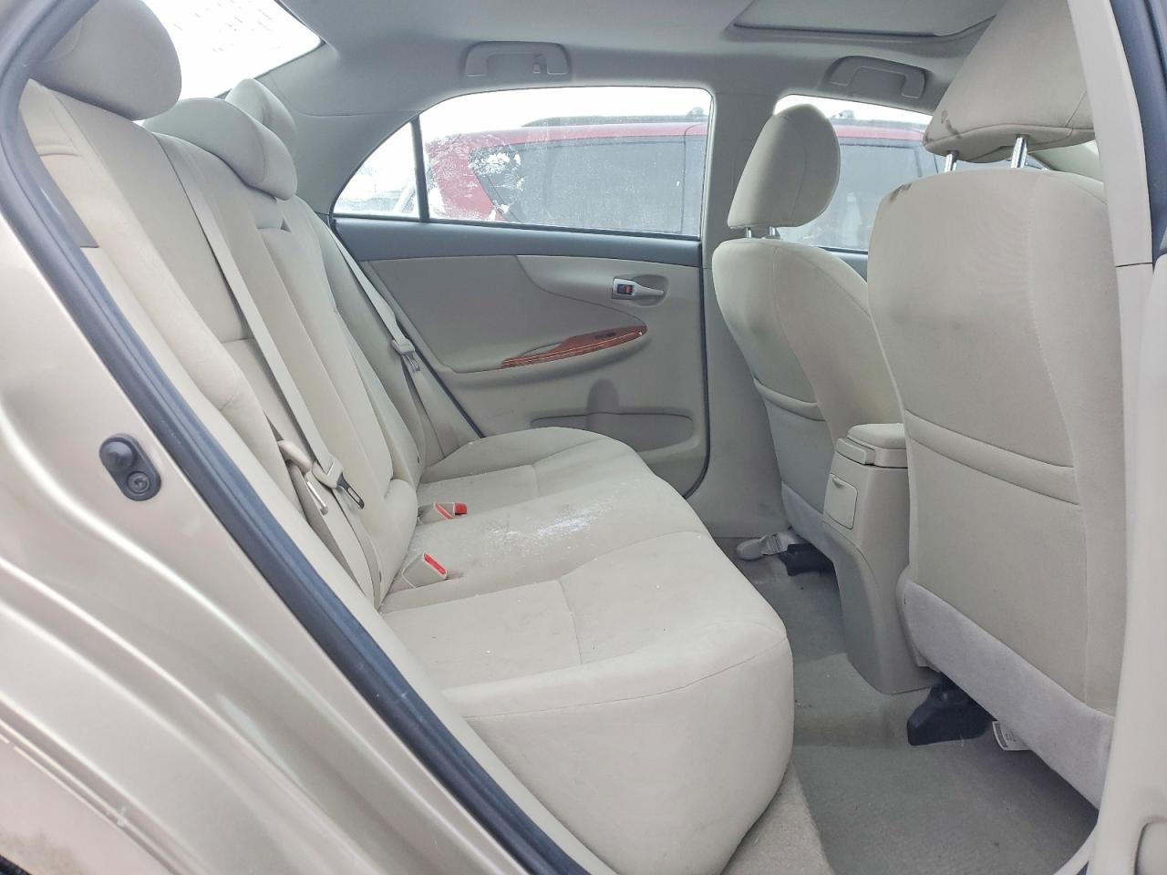 2010 Toyota Corolla Base Tan vin: 2T1BU4EE9AC402860
