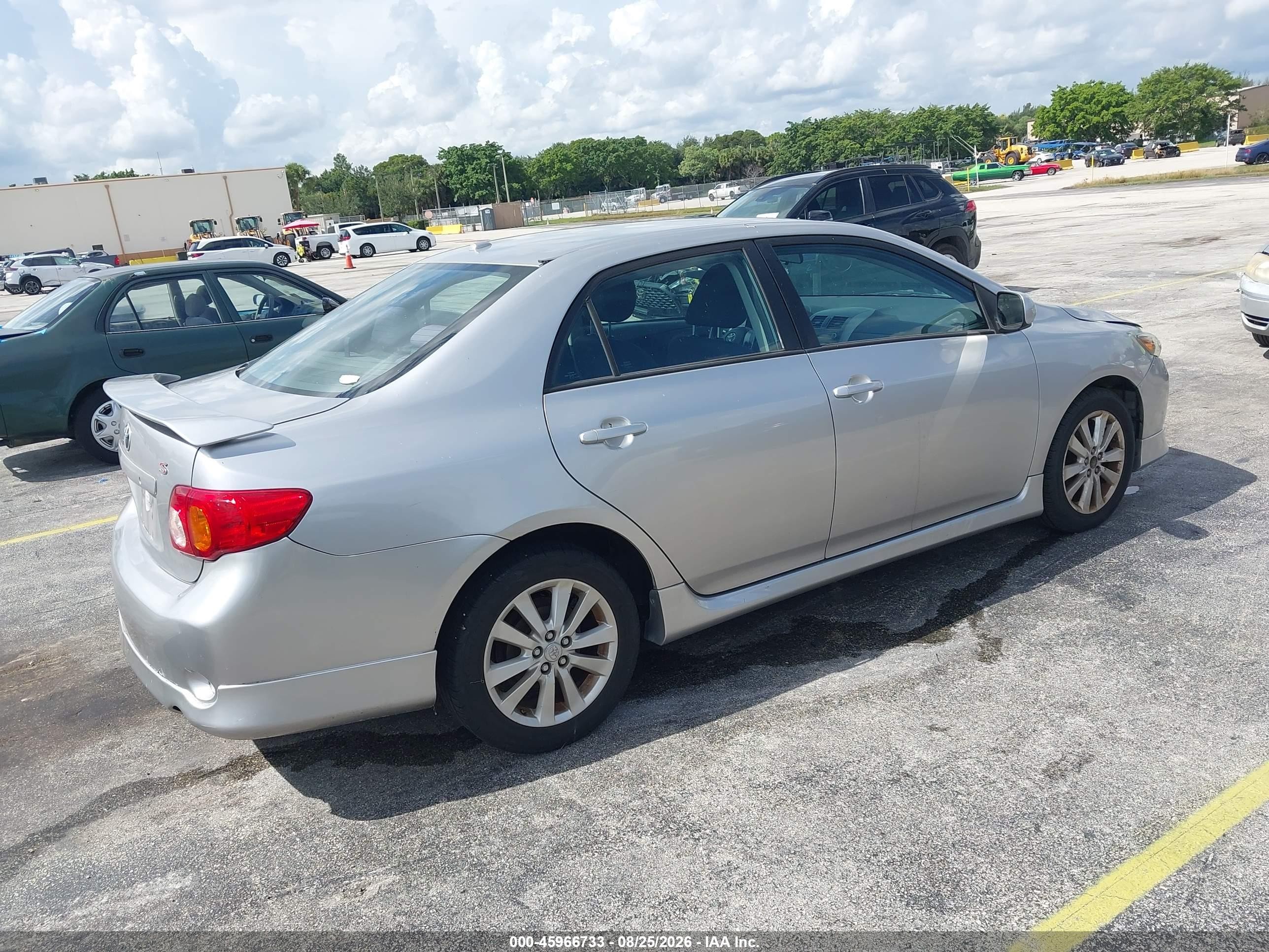 2010 Toyota Corolla S Silver vin: 2T1BU4EE9AC452125