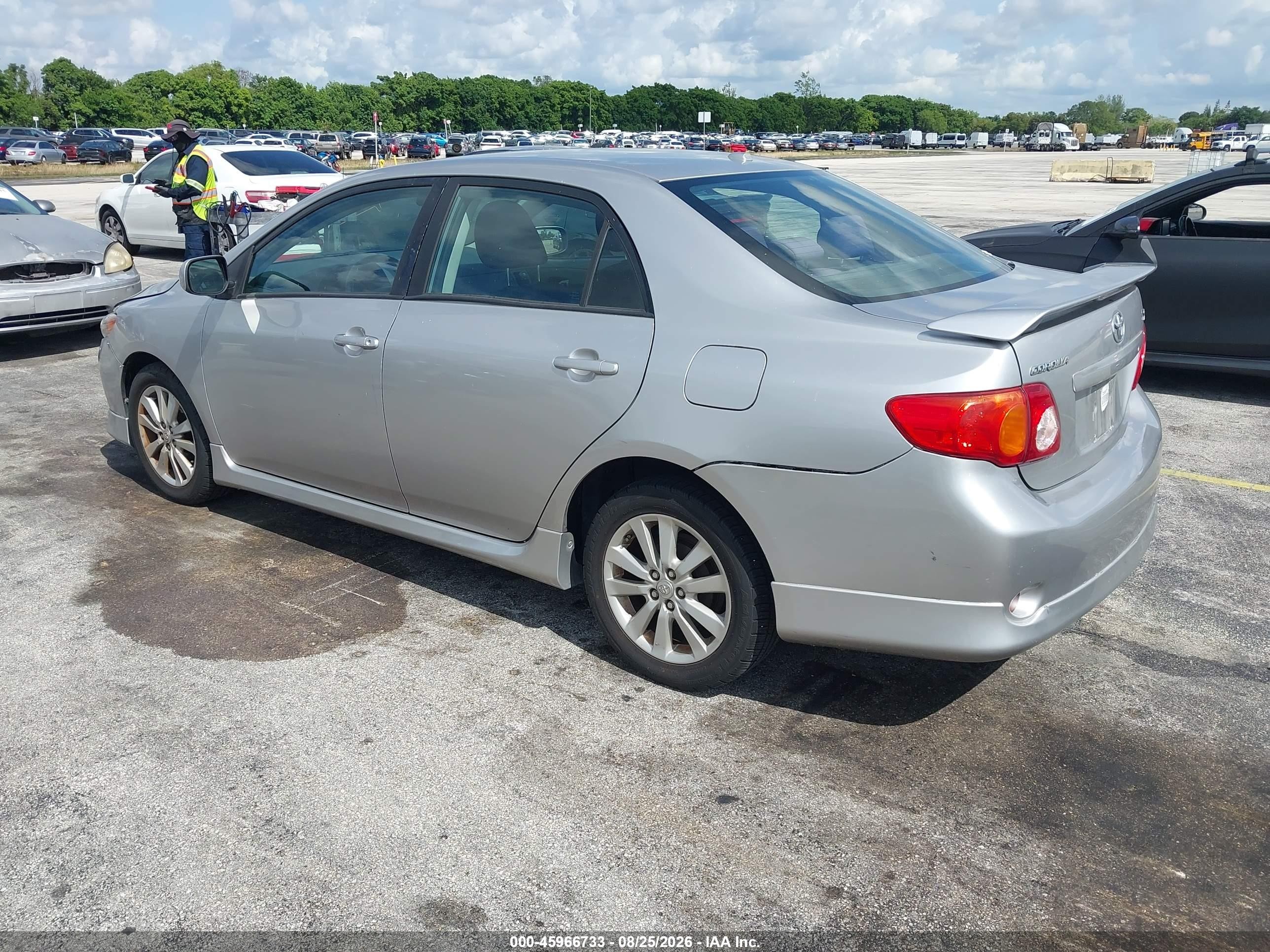 2010 Toyota Corolla S Silver vin: 2T1BU4EE9AC452125