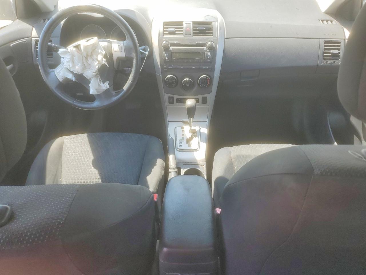 2010 Toyota Corolla Base White vin: 2T1BU4EE9AC474268
