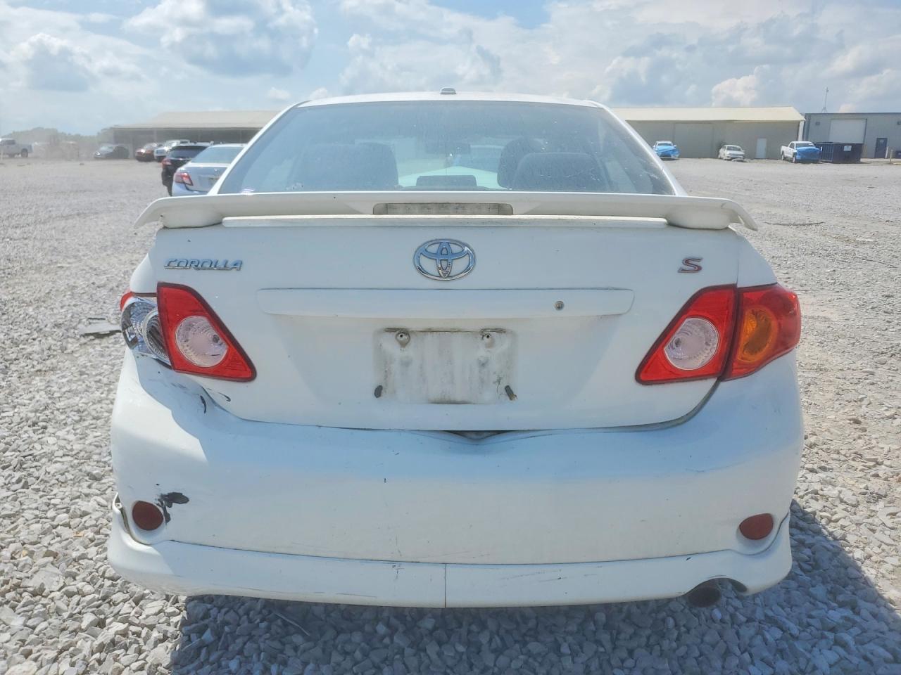 2010 Toyota Corolla Base White vin: 2T1BU4EE9AC474268