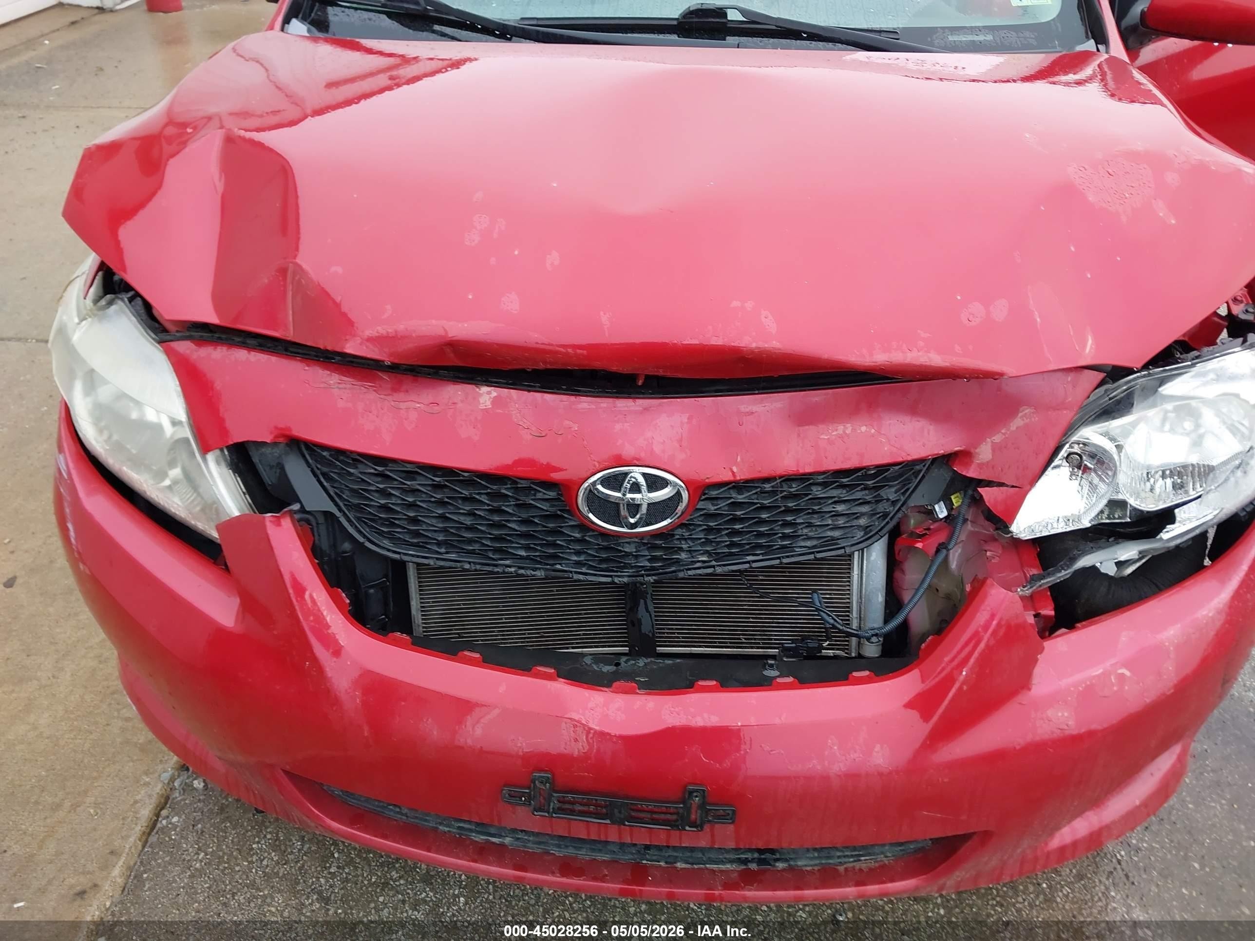 2010 Toyota Corolla Le Red vin: 2T1BU4EE9AC503848