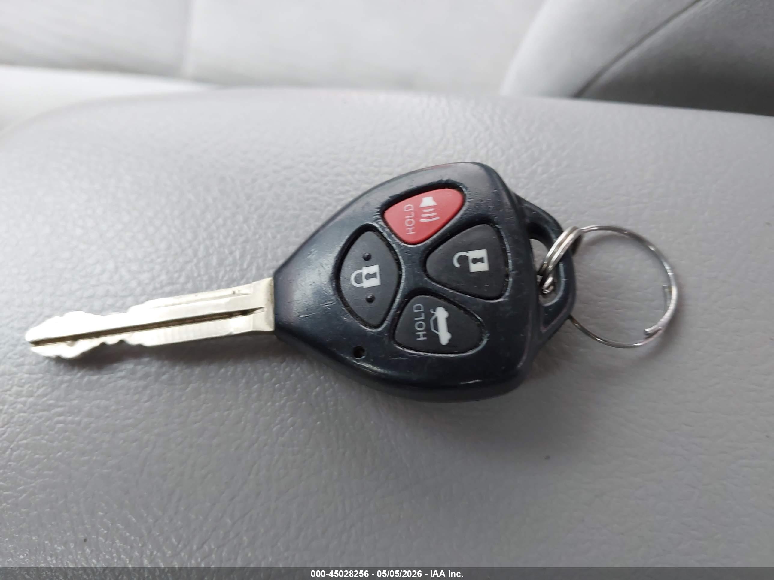 2010 Toyota Corolla Le Red vin: 2T1BU4EE9AC503848