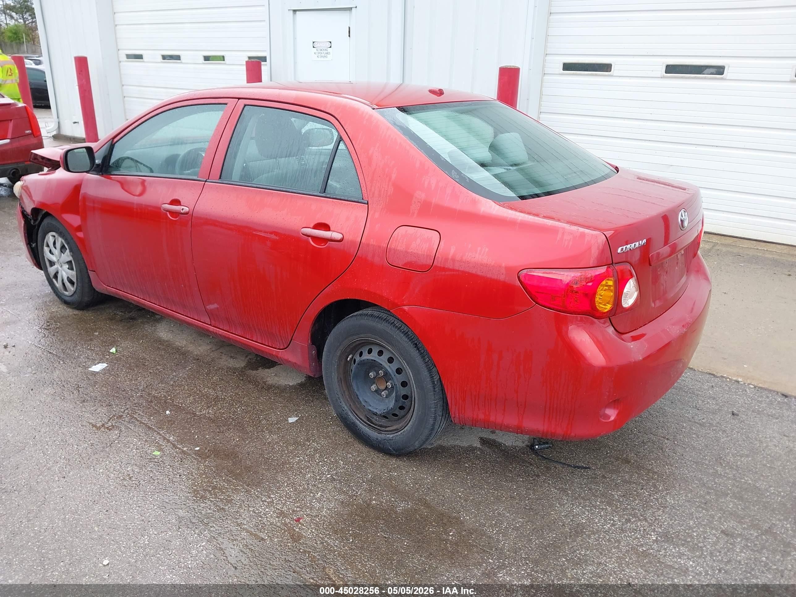2010 Toyota Corolla Le Red vin: 2T1BU4EE9AC503848
