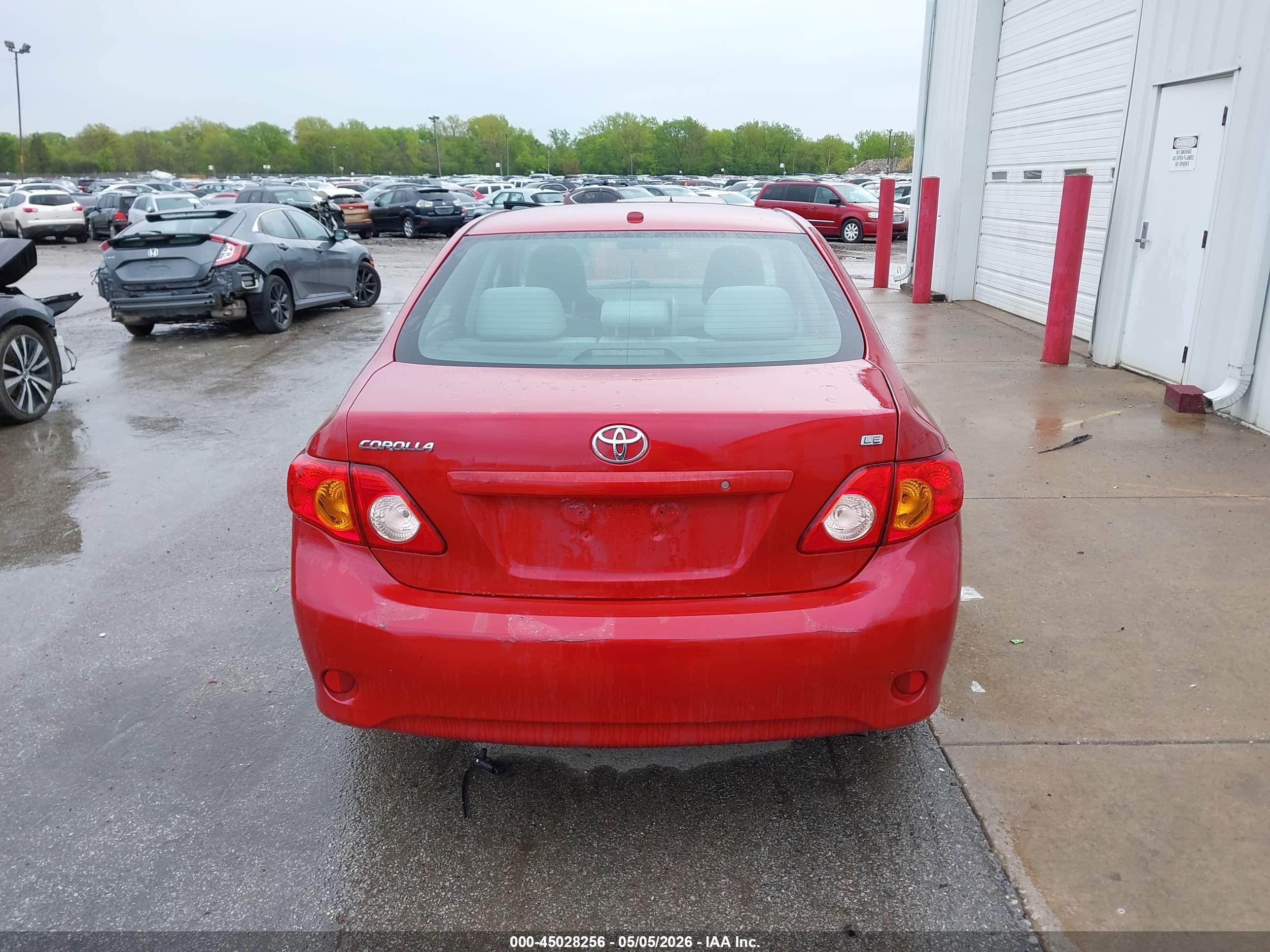2010 Toyota Corolla Le Red vin: 2T1BU4EE9AC503848