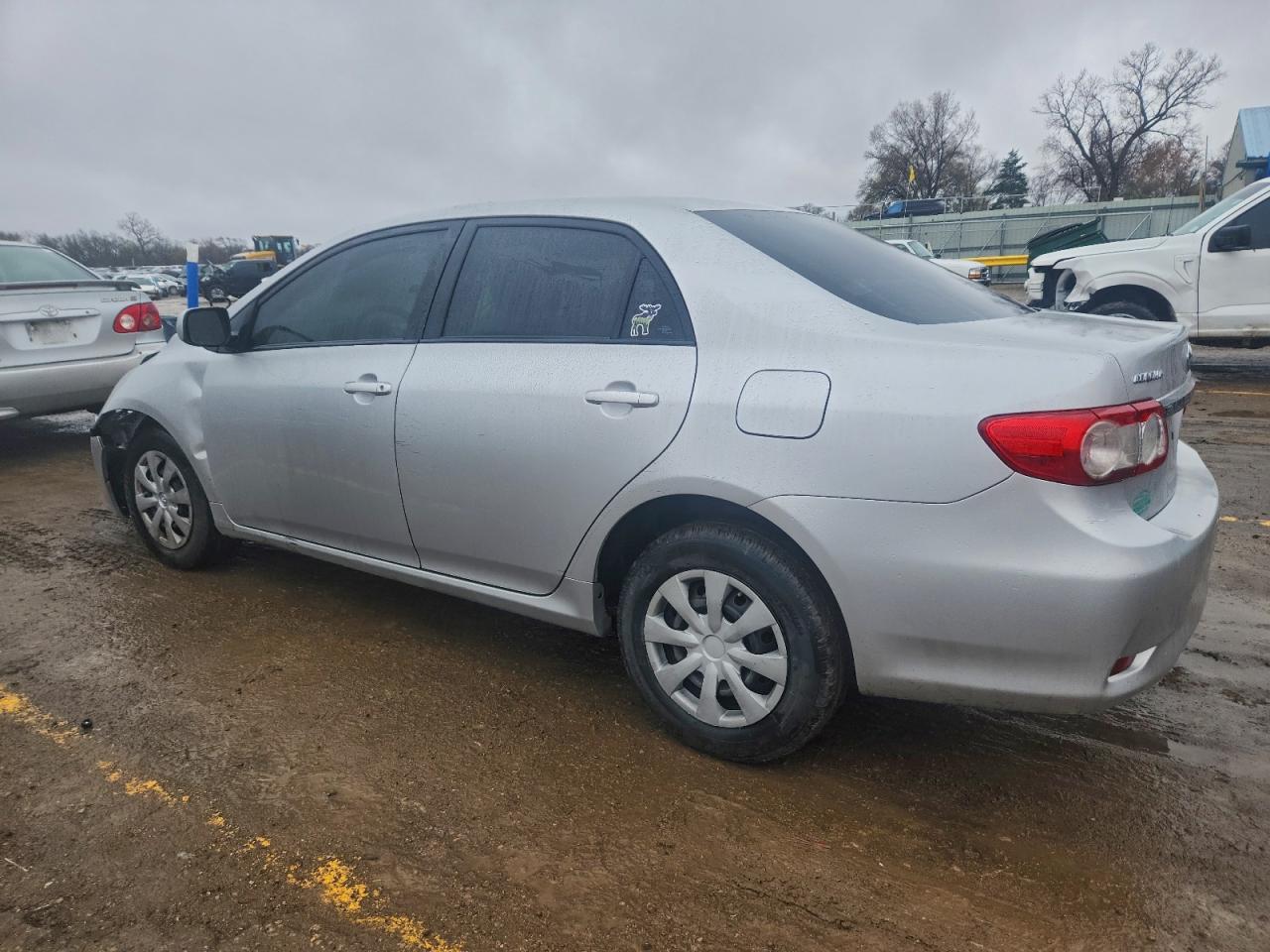 2011 Toyota Corolla Base Silver vin: 2T1BU4EE9BC563324