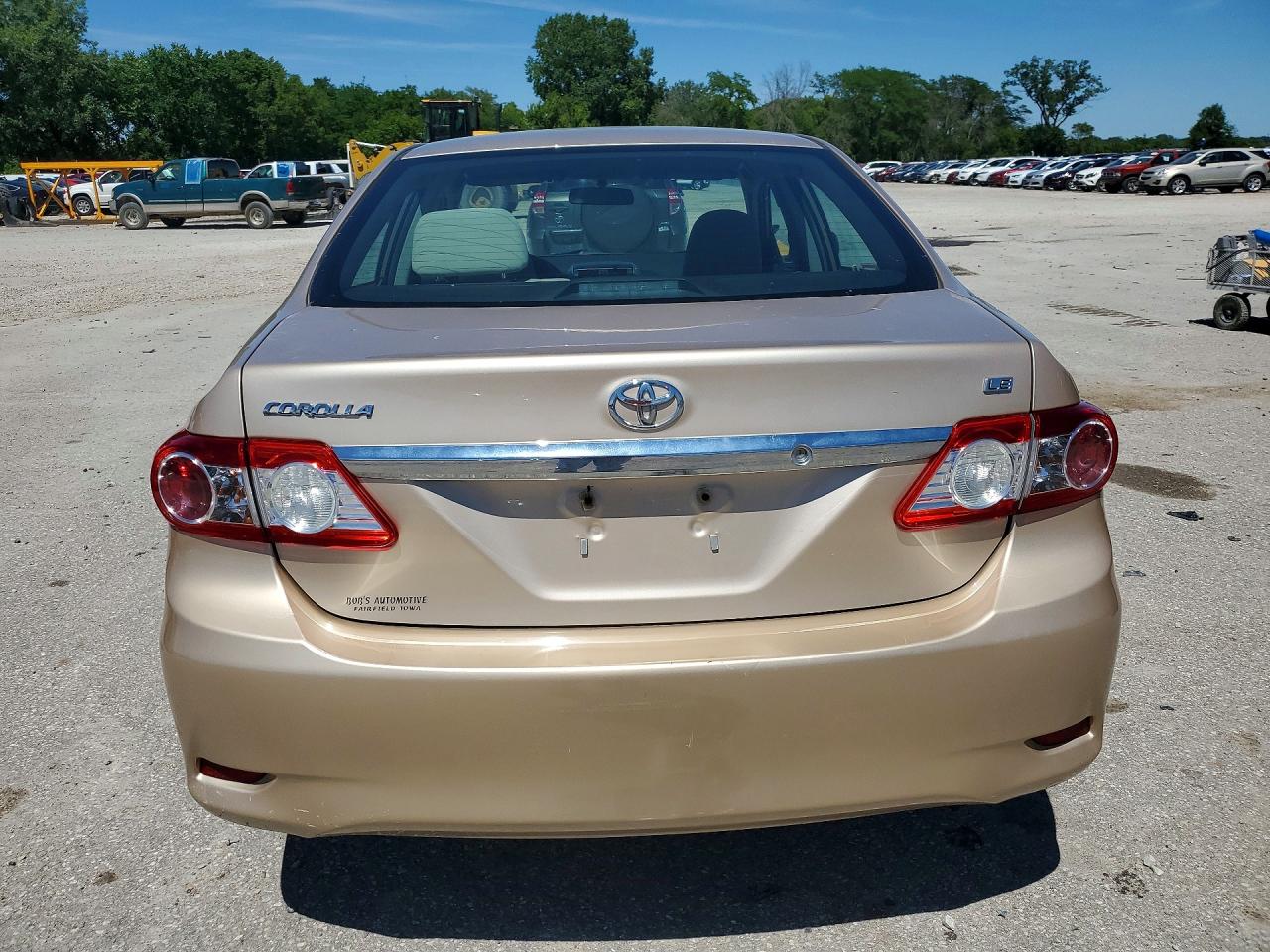 2011 Toyota Corolla Le Gold vin: 2T1BU4EE9BC589082