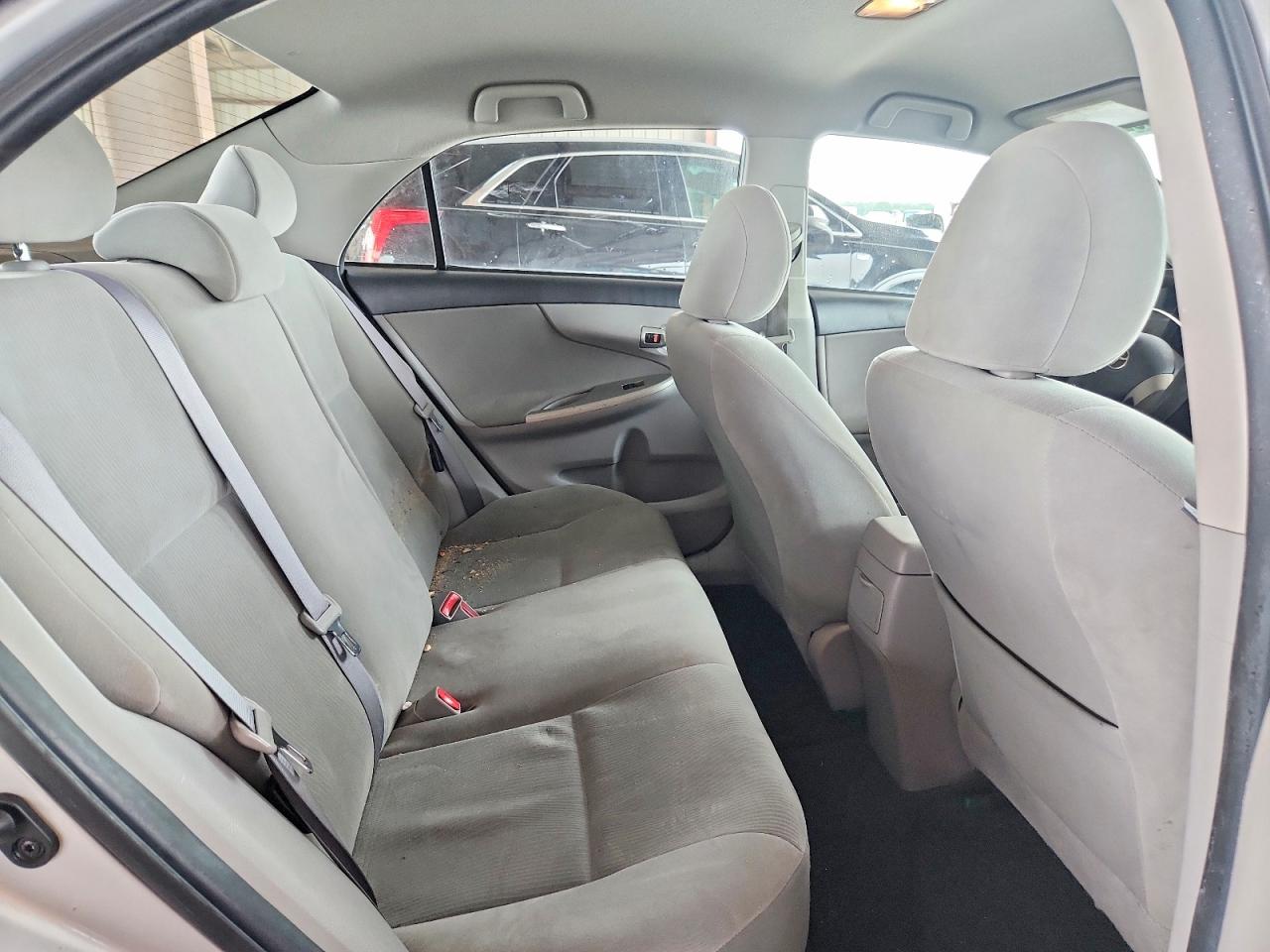 2011 Toyota Corolla Le Silver vin: 2T1BU4EE9BC647059