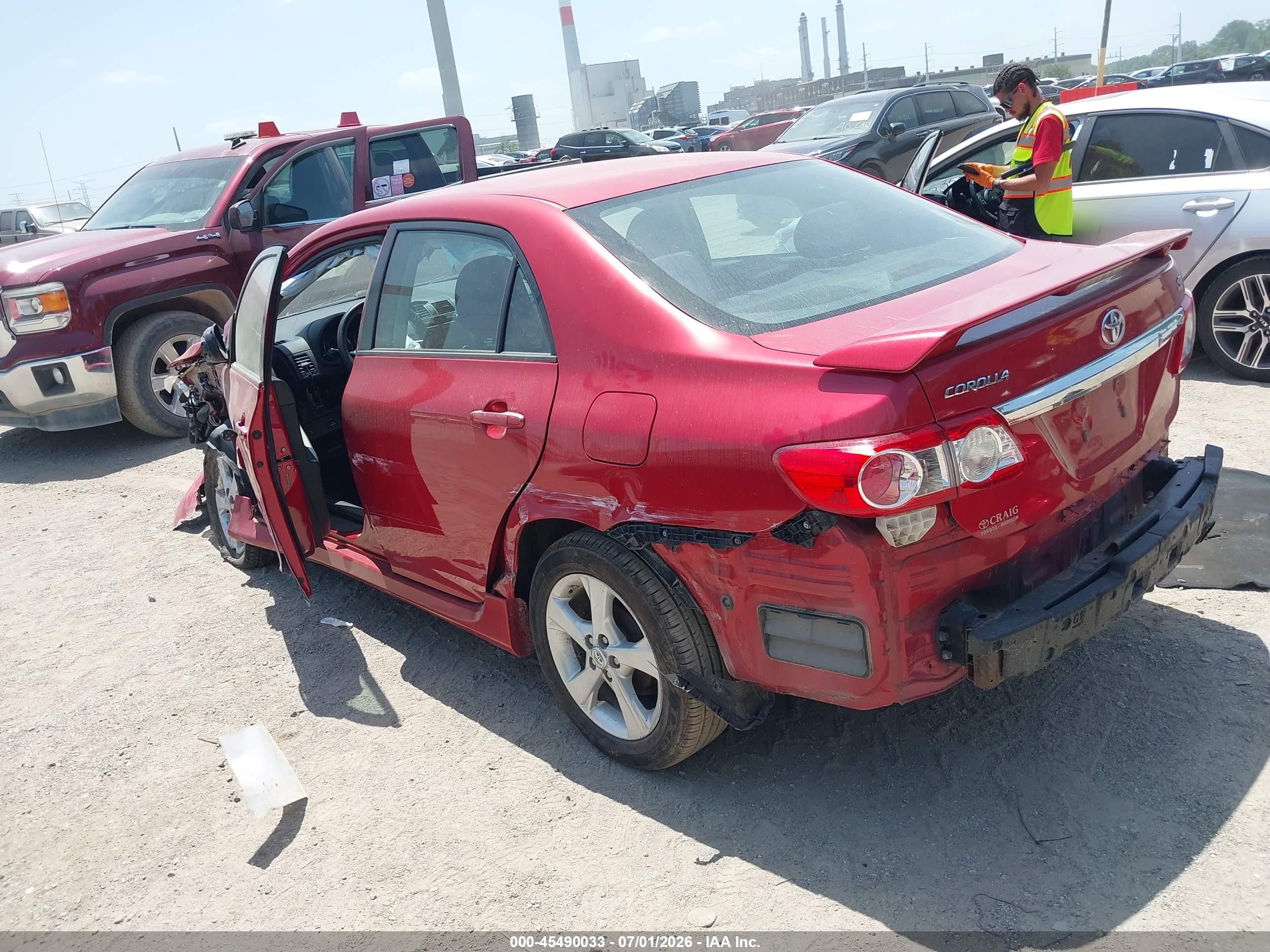 2011 Toyota Corolla S Красный vin: 2T1BU4EE9BC649278