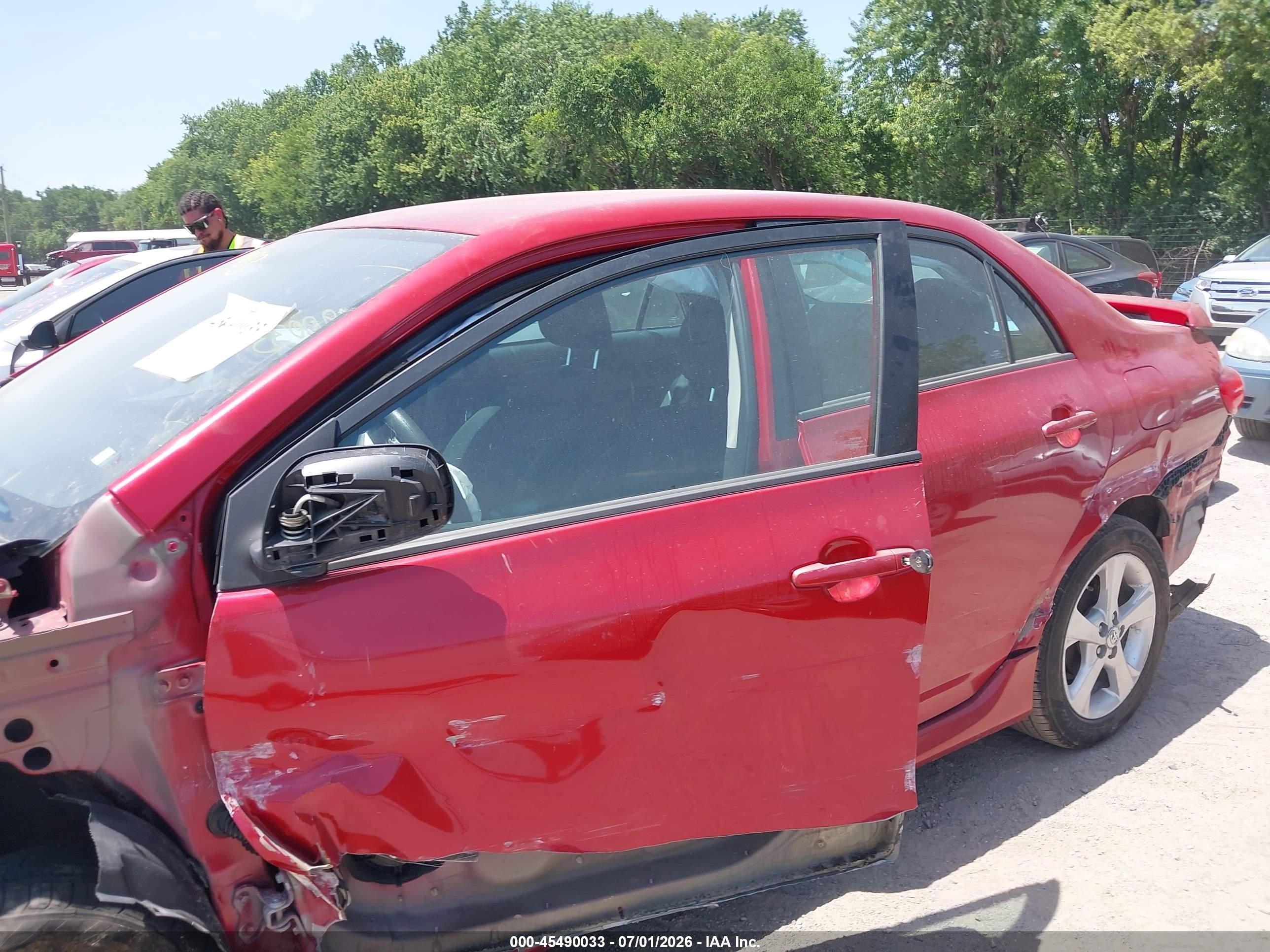 2011 Toyota Corolla S Красный vin: 2T1BU4EE9BC649278