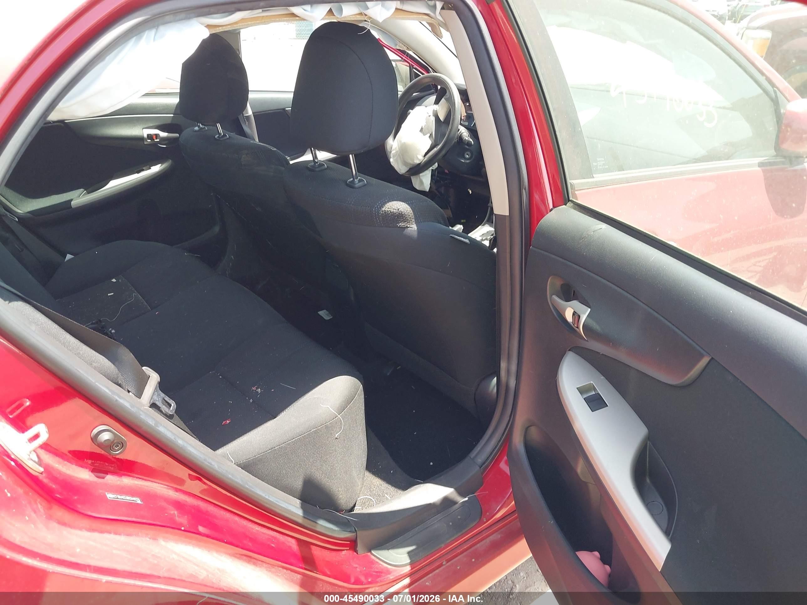 2011 Toyota Corolla S Красный vin: 2T1BU4EE9BC649278