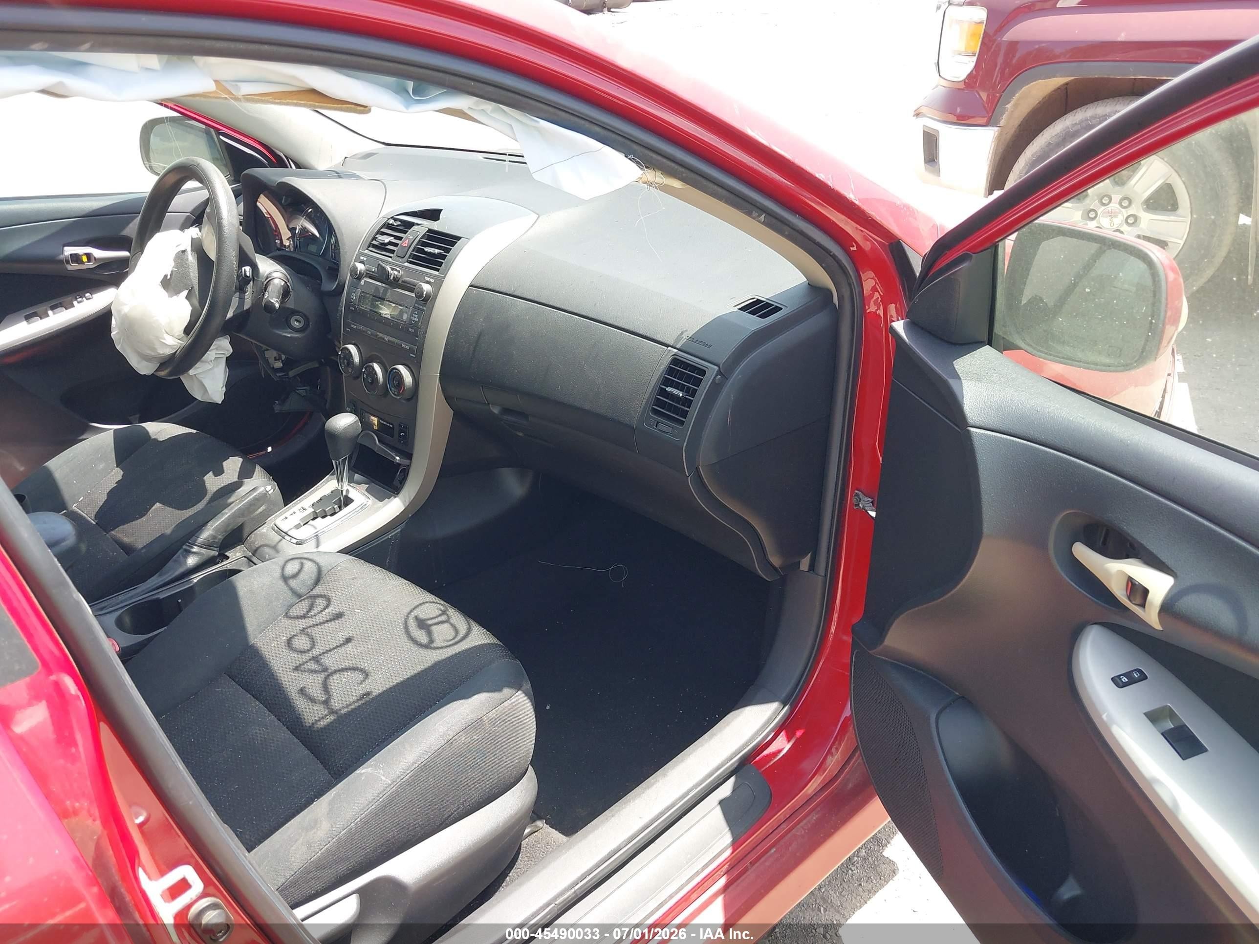 2011 Toyota Corolla S Красный vin: 2T1BU4EE9BC649278