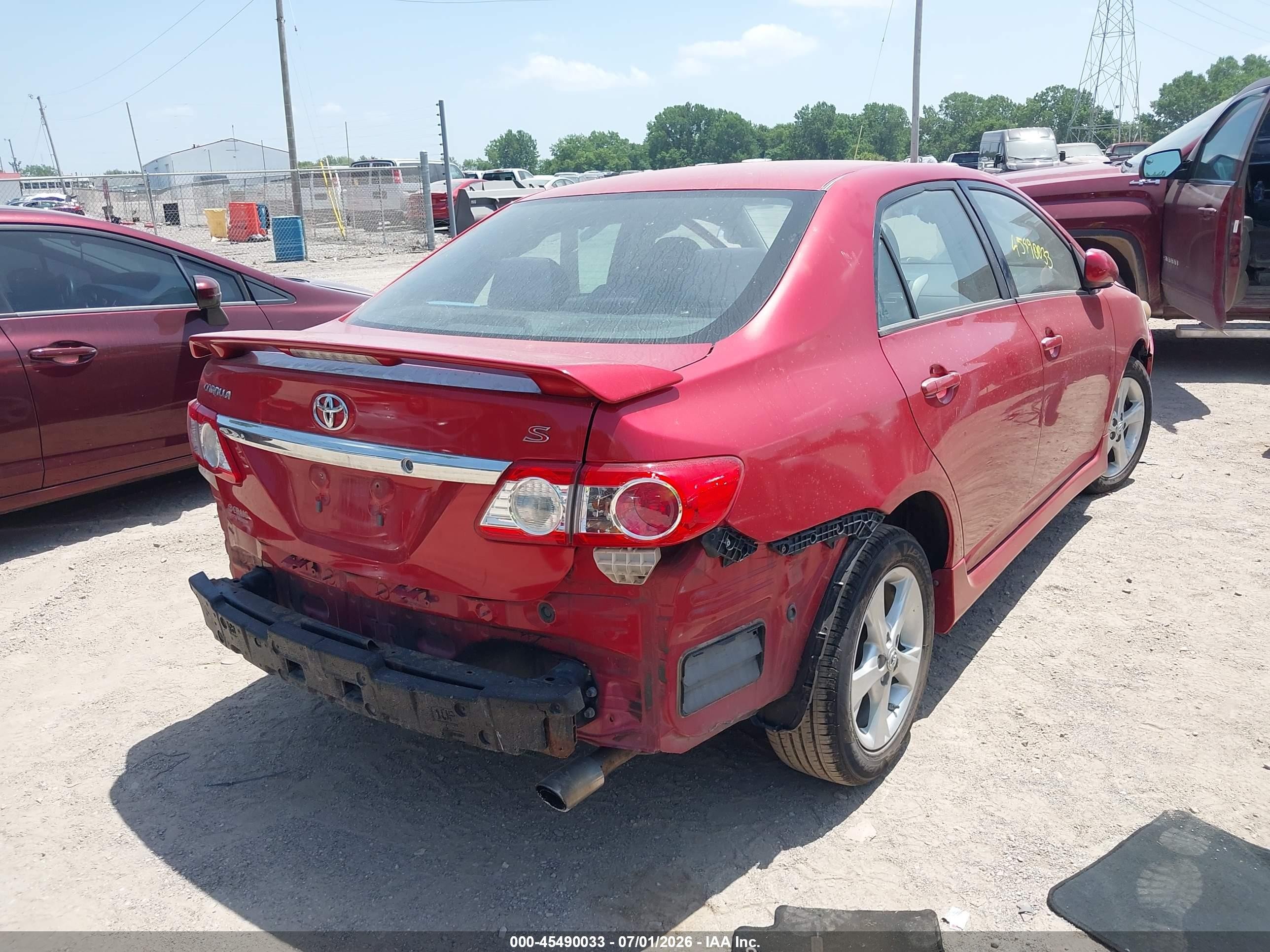 2011 Toyota Corolla S Красный vin: 2T1BU4EE9BC649278