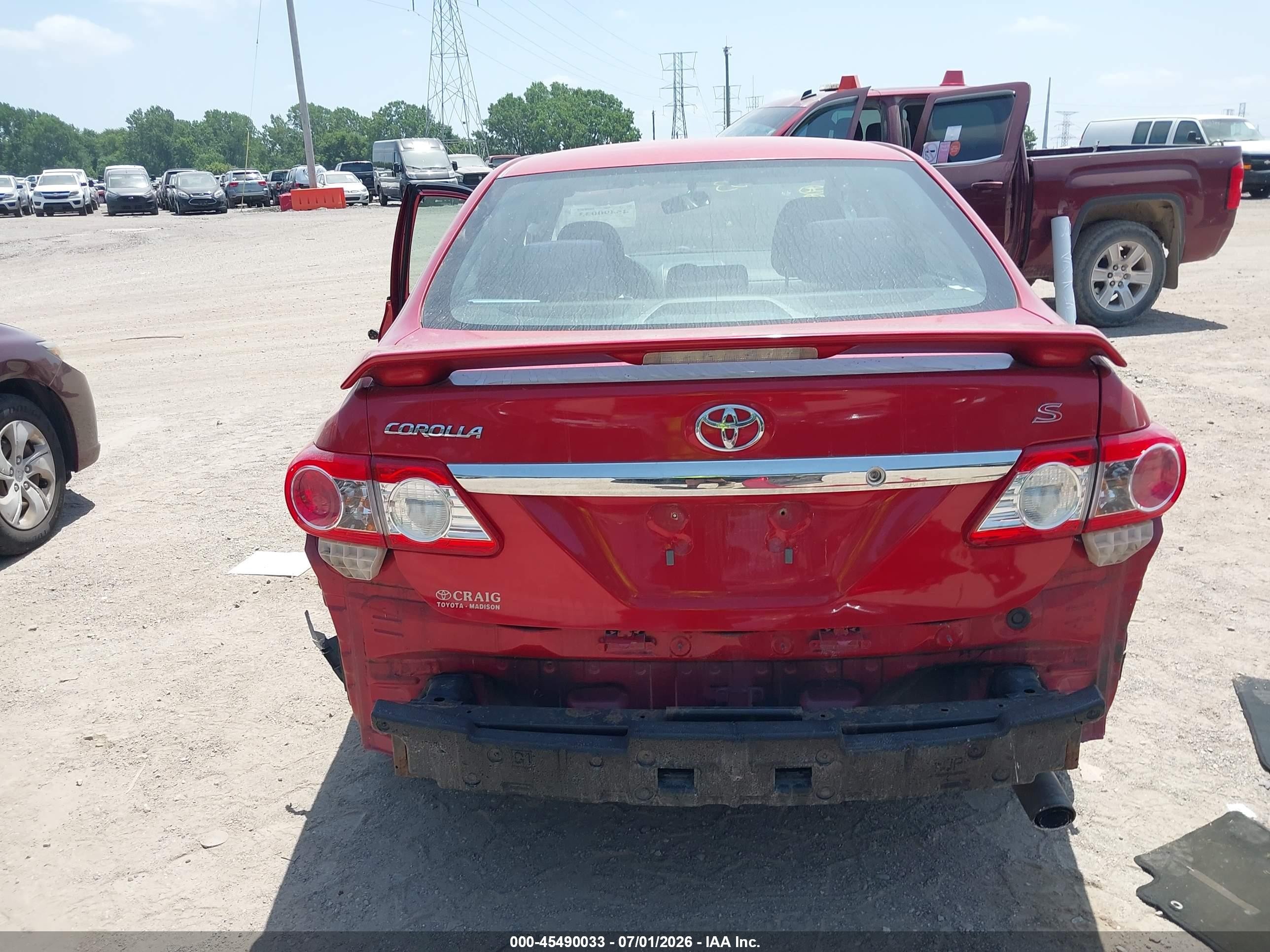 2011 Toyota Corolla S Красный vin: 2T1BU4EE9BC649278
