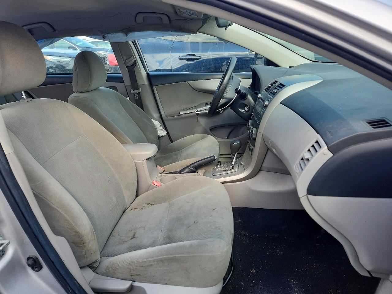 2011 Toyota Corolla Le Silver vin: 2T1BU4EE9BC649488