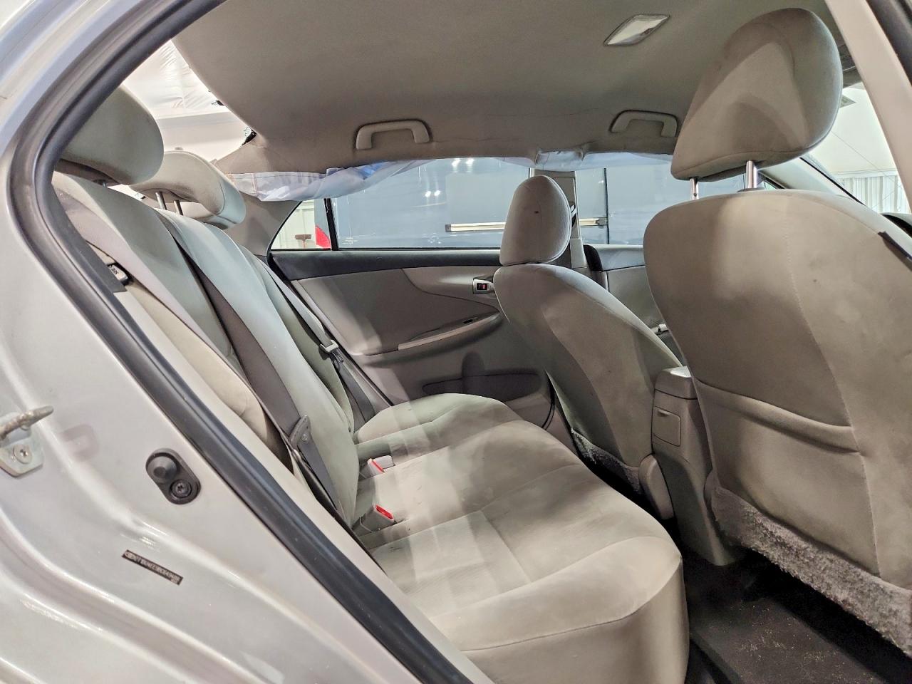 2011 Toyota Corolla Le Silver vin: 2T1BU4EE9BC649488