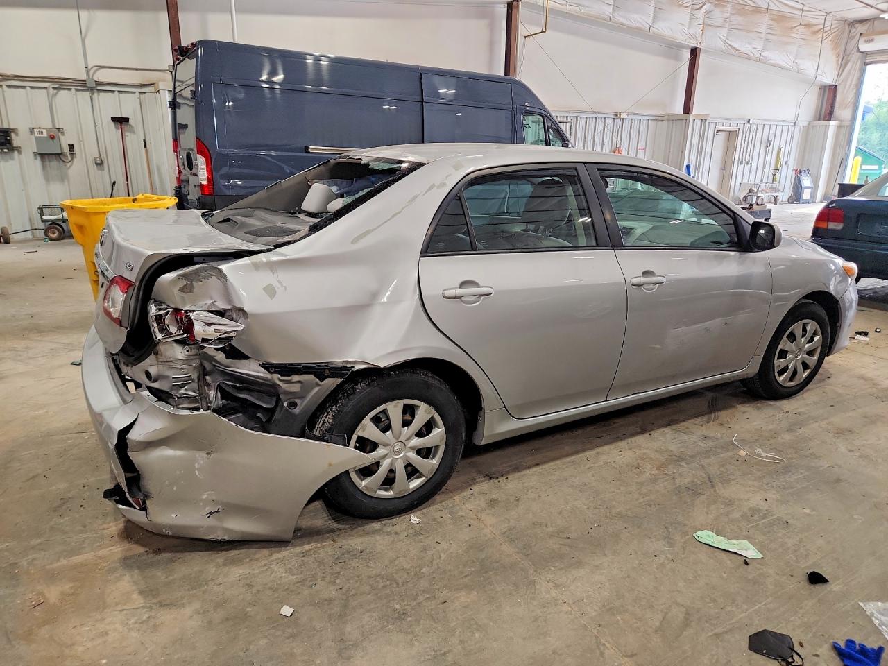 2011 Toyota Corolla Le Silver vin: 2T1BU4EE9BC649488
