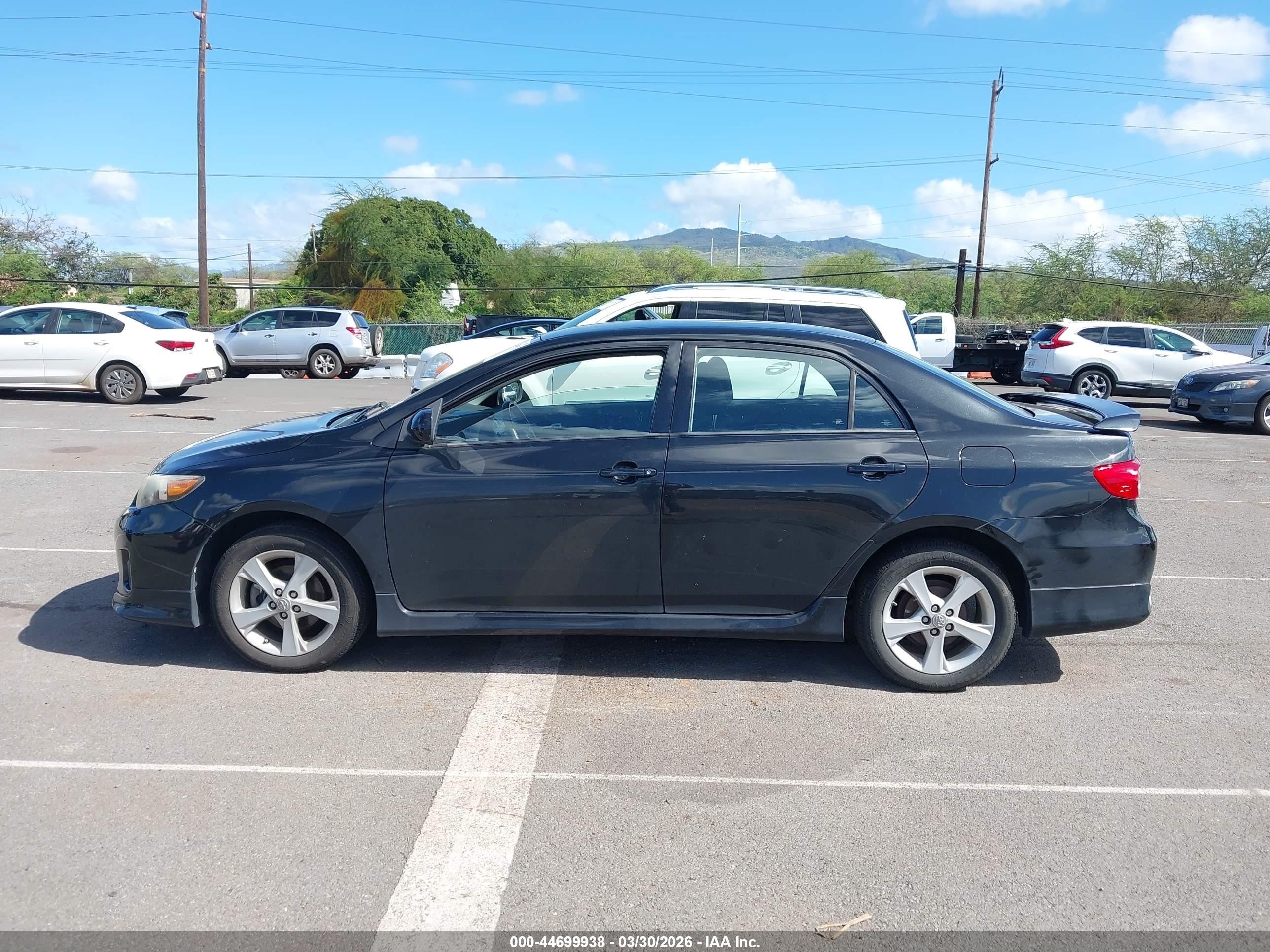 2011 Toyota Corolla S Черный vin: 2T1BU4EE9BC651712