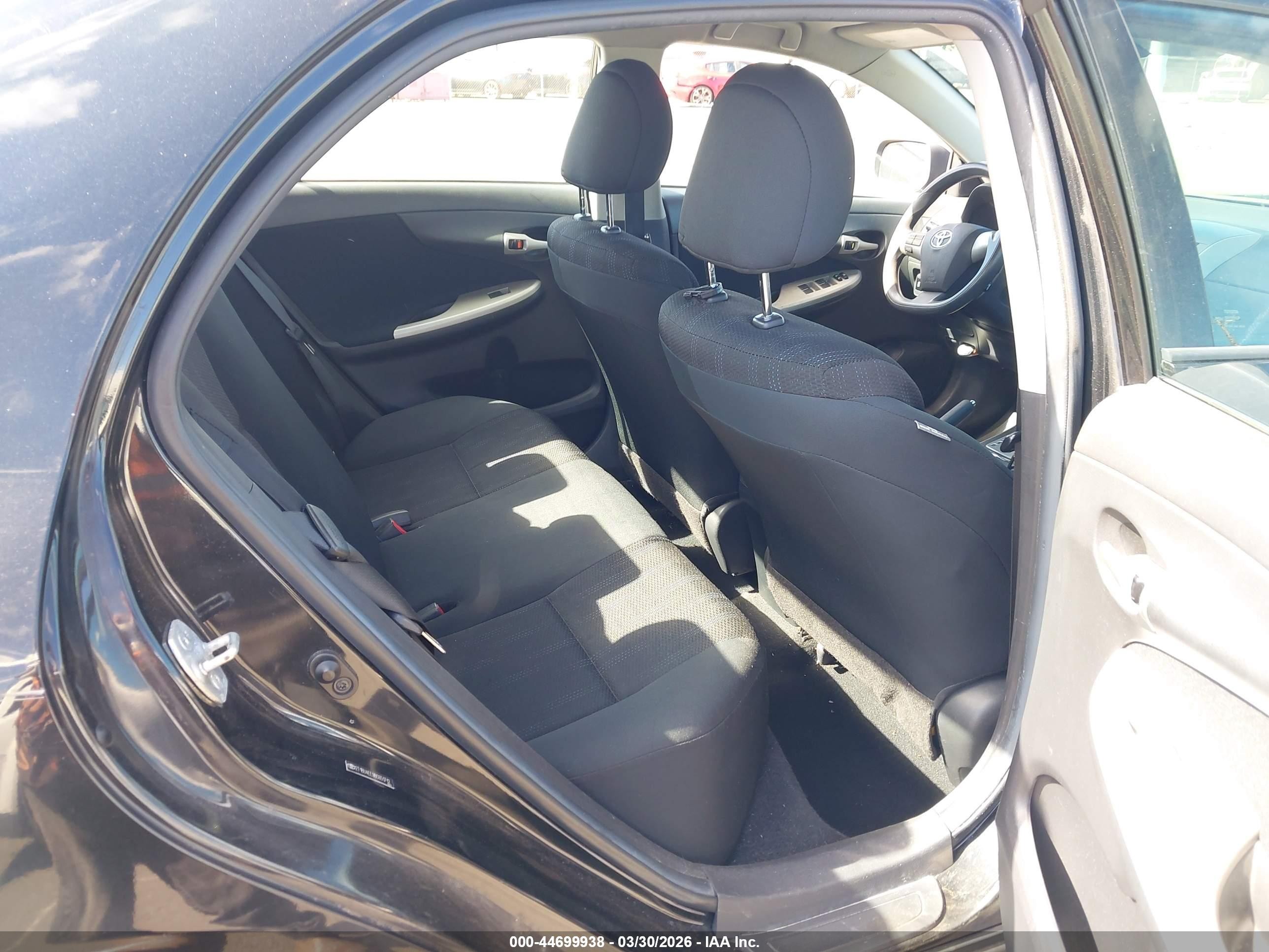 2011 Toyota Corolla S Черный vin: 2T1BU4EE9BC651712