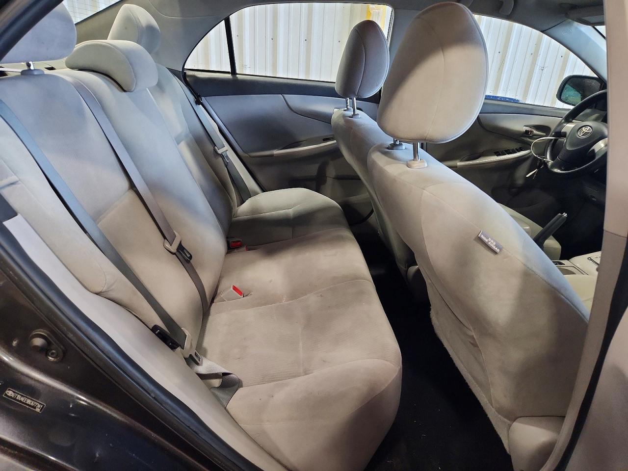 2011 Toyota Corolla Le Gray vin: 2T1BU4EE9BC677341