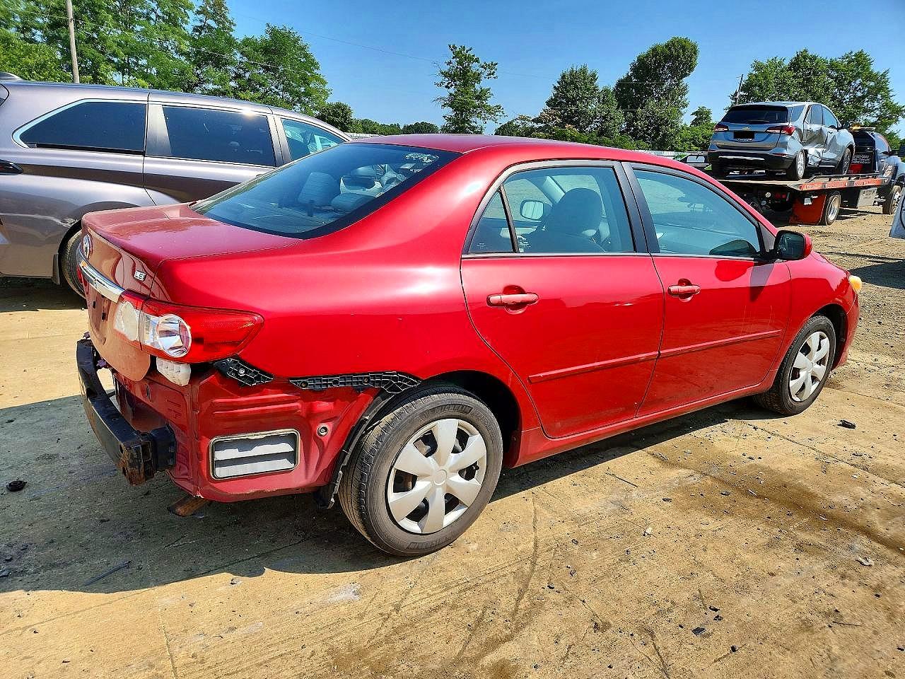2011 Toyota Corolla Le Red vin: 2T1BU4EE9BC683771