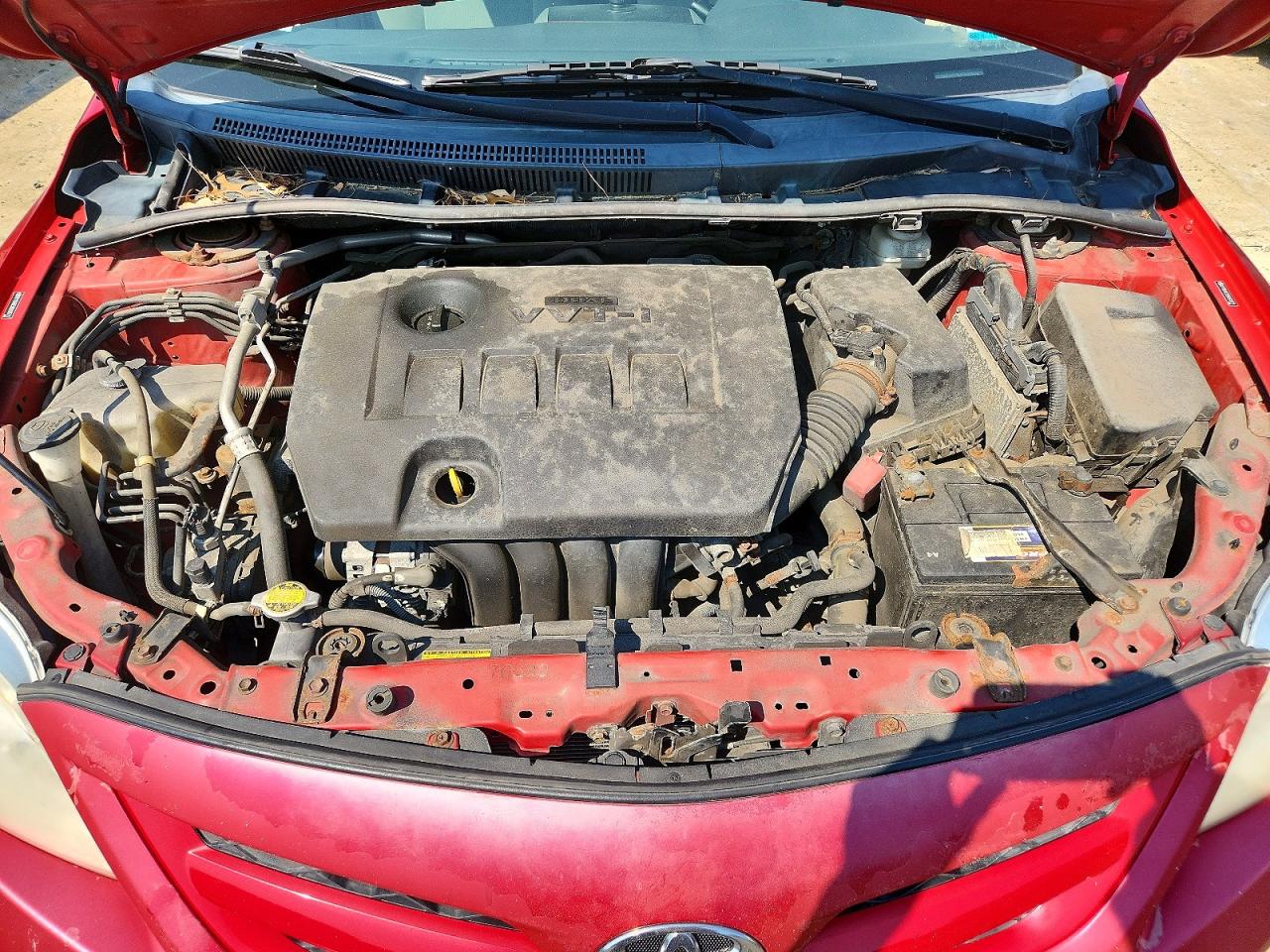 2011 Toyota Corolla Le Red vin: 2T1BU4EE9BC683771
