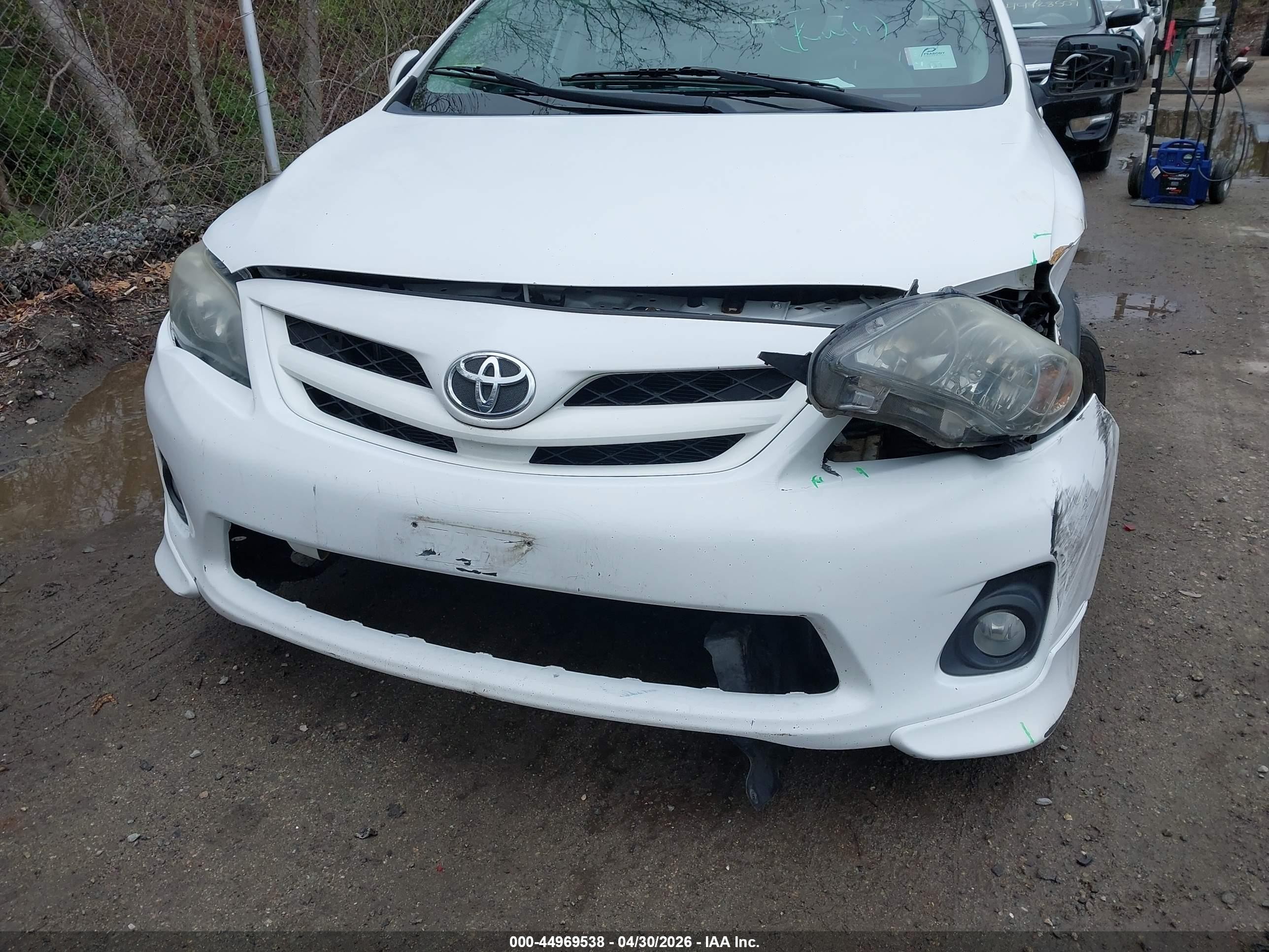2011 Toyota Corolla S White vin: 2T1BU4EE9BC714954