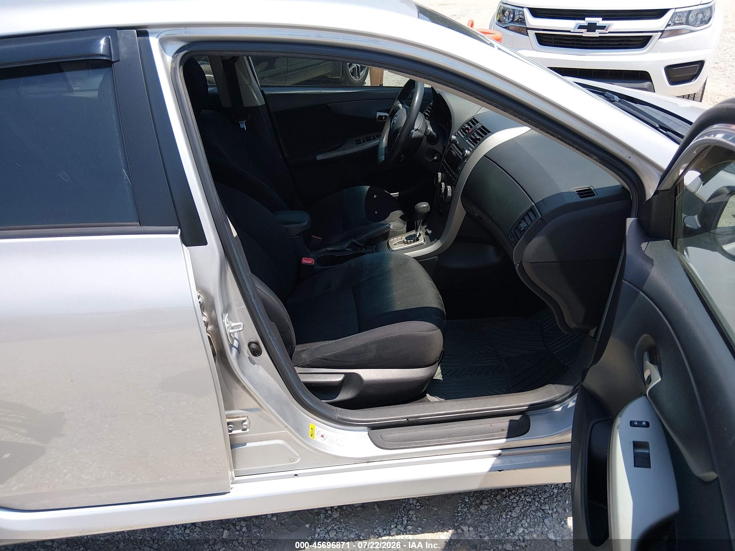 2011 Toyota Corolla S Silver vin: 2T1BU4EE9BC723170