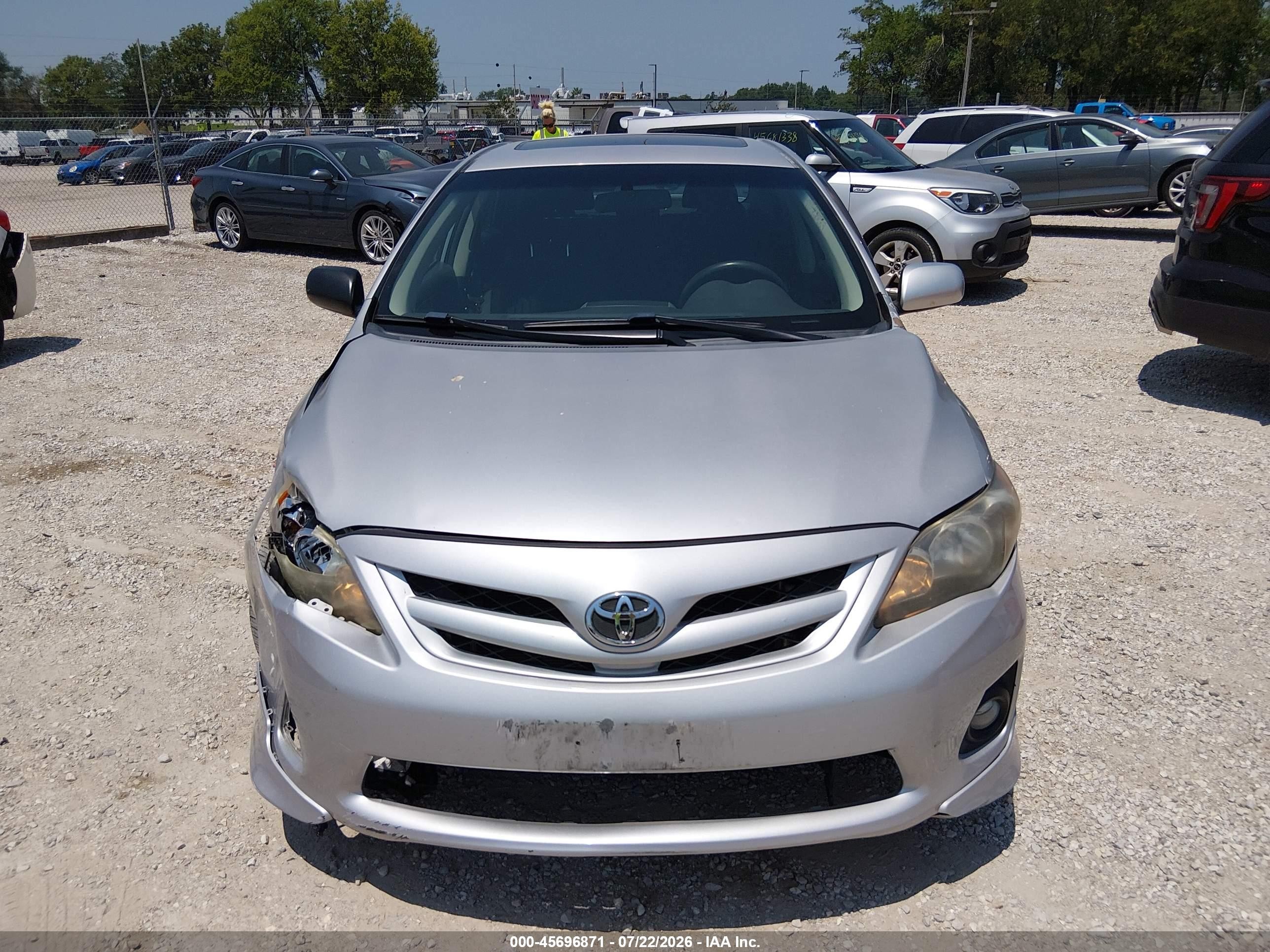 2011 Toyota Corolla S Silver vin: 2T1BU4EE9BC723170