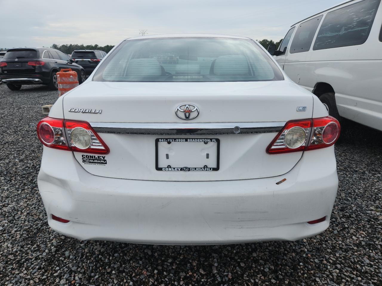 2011 Toyota Corolla Le White vin: 2T1BU4EE9BC726764
