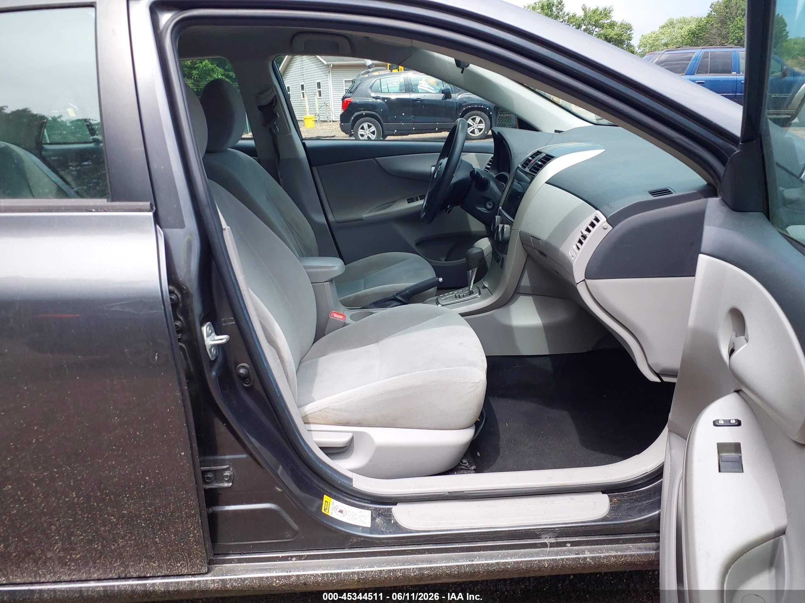 2011 Toyota Corolla Le Gray vin: 2T1BU4EE9BC727414
