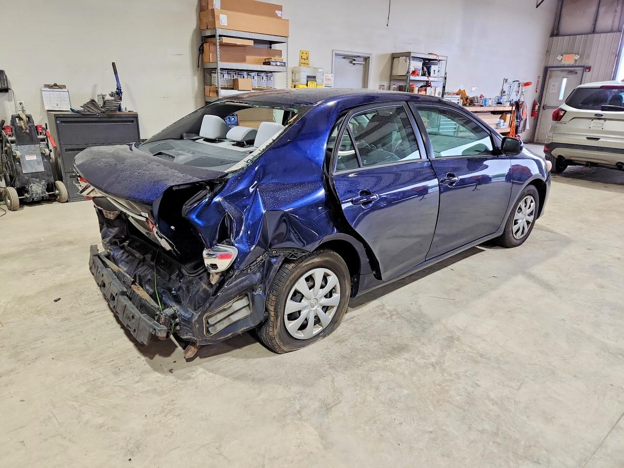 2011 Toyota Corolla Le Blue vin: 2T1BU4EE9BC734573
