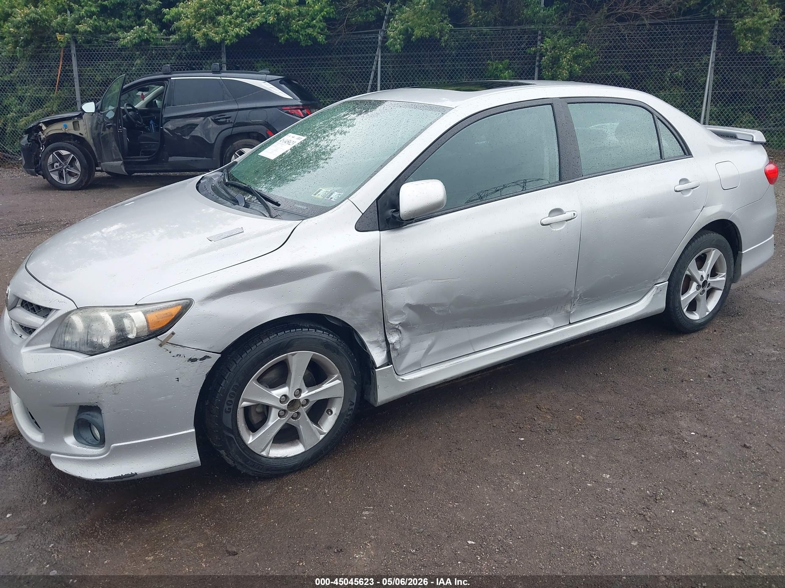 2011 Toyota Corolla S Silver vin: 2T1BU4EE9BC740115