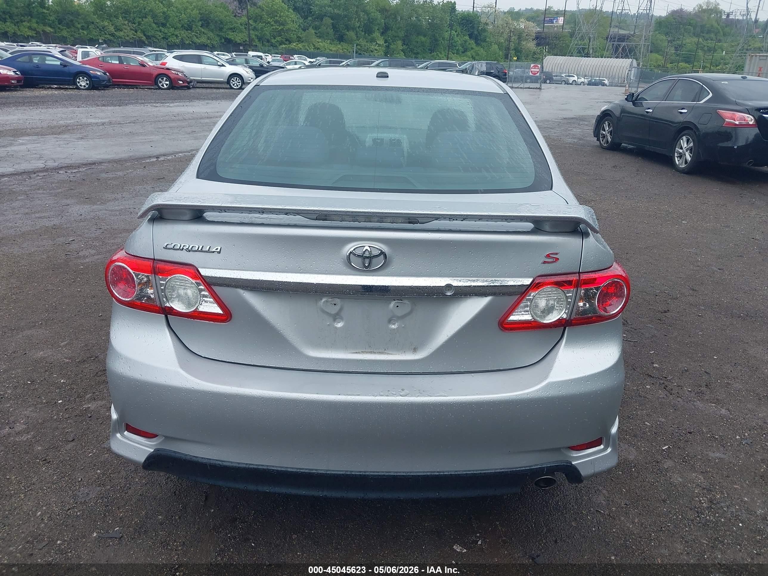 2011 Toyota Corolla S Silver vin: 2T1BU4EE9BC740115
