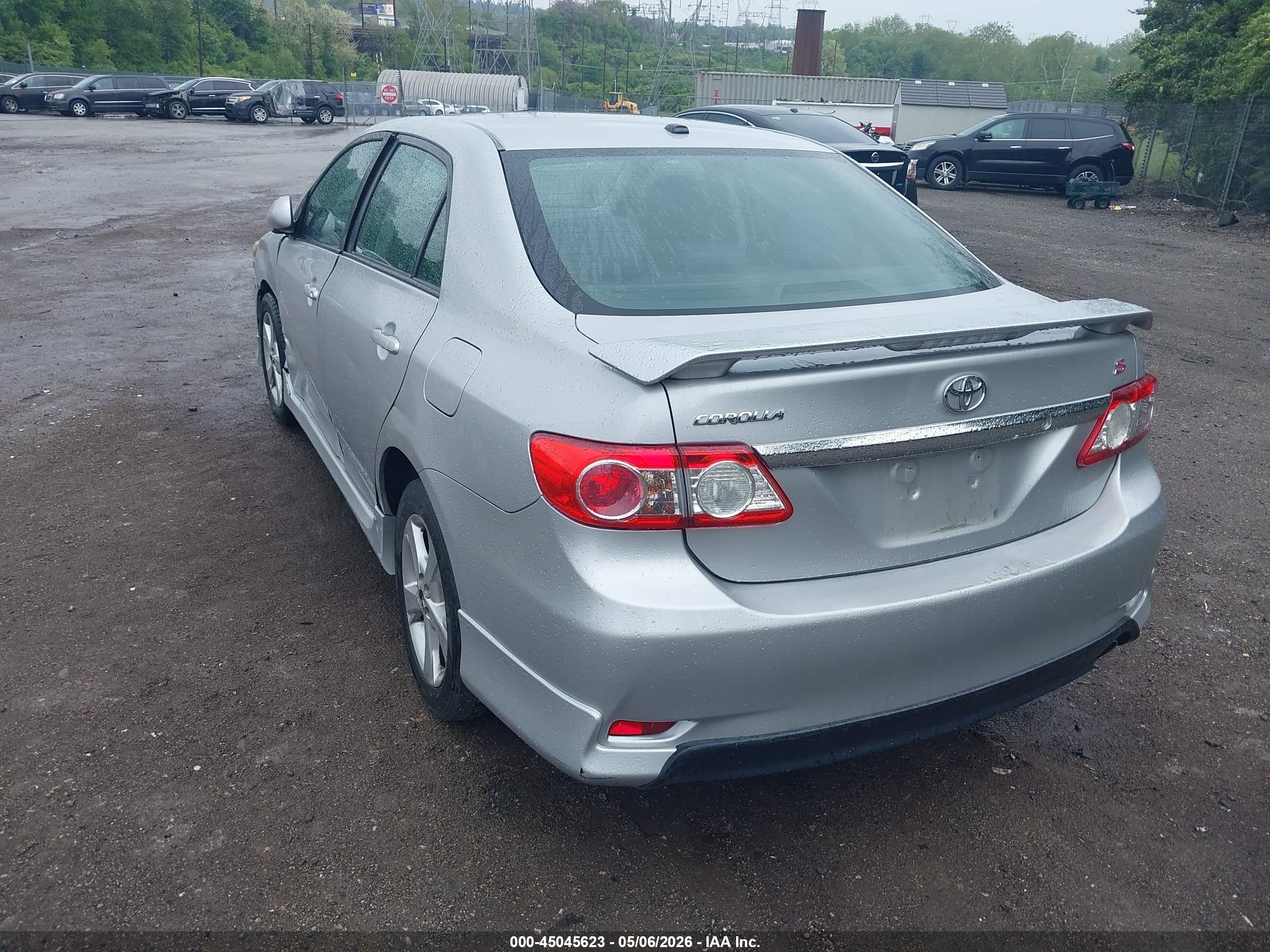 2011 Toyota Corolla S Silver vin: 2T1BU4EE9BC740115