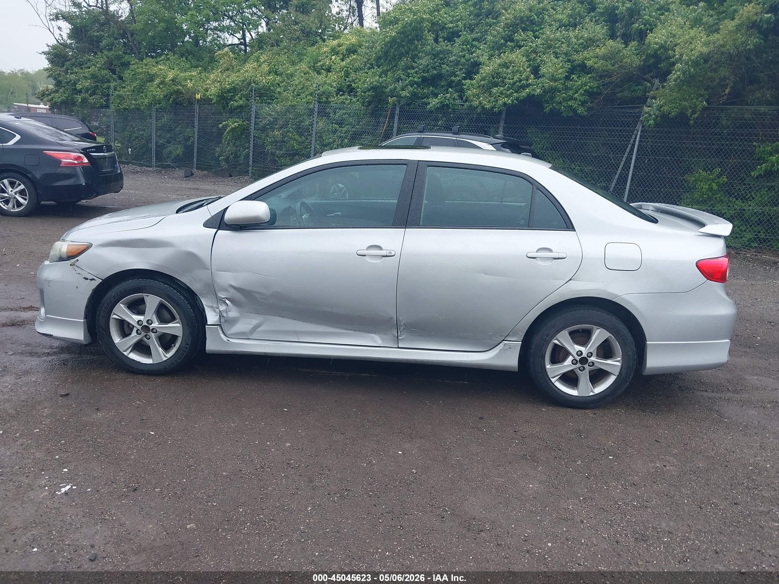 2011 Toyota Corolla S Silver vin: 2T1BU4EE9BC740115