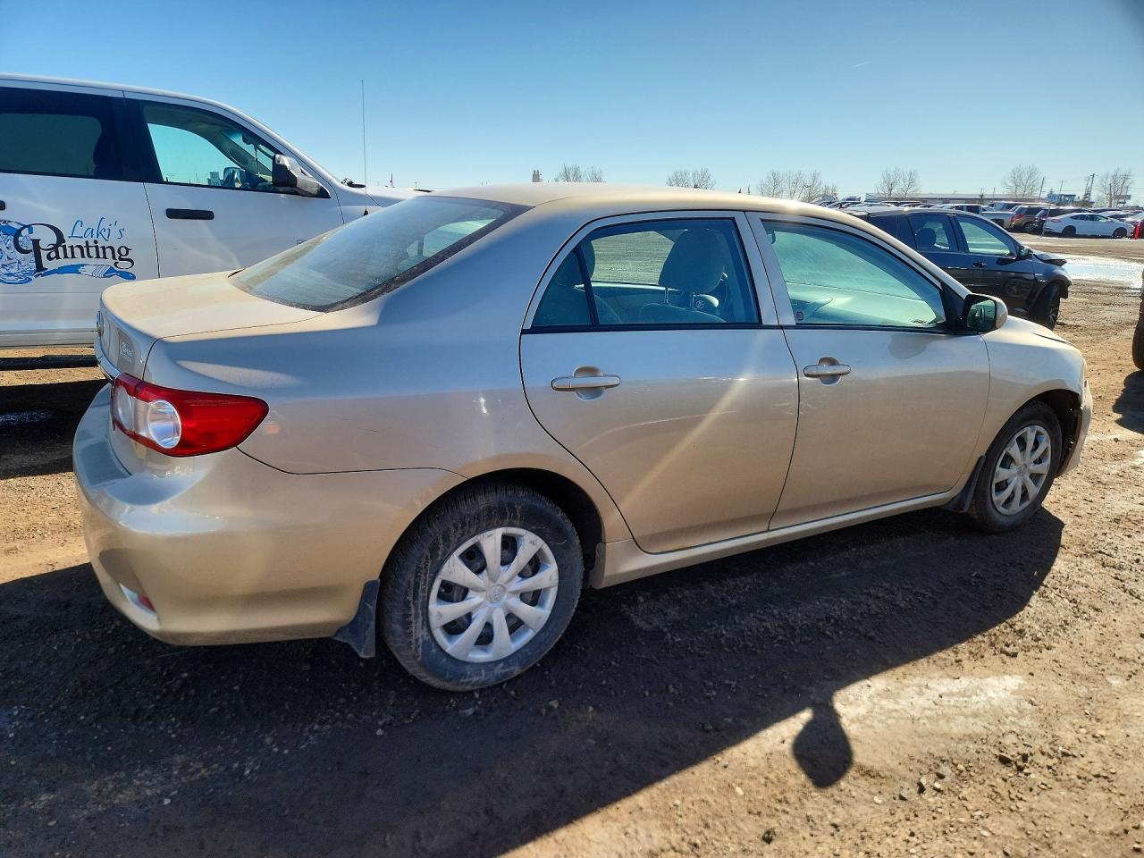 2011 Toyota Corolla Base Gold vin: 2T1BU4EE9BC740521