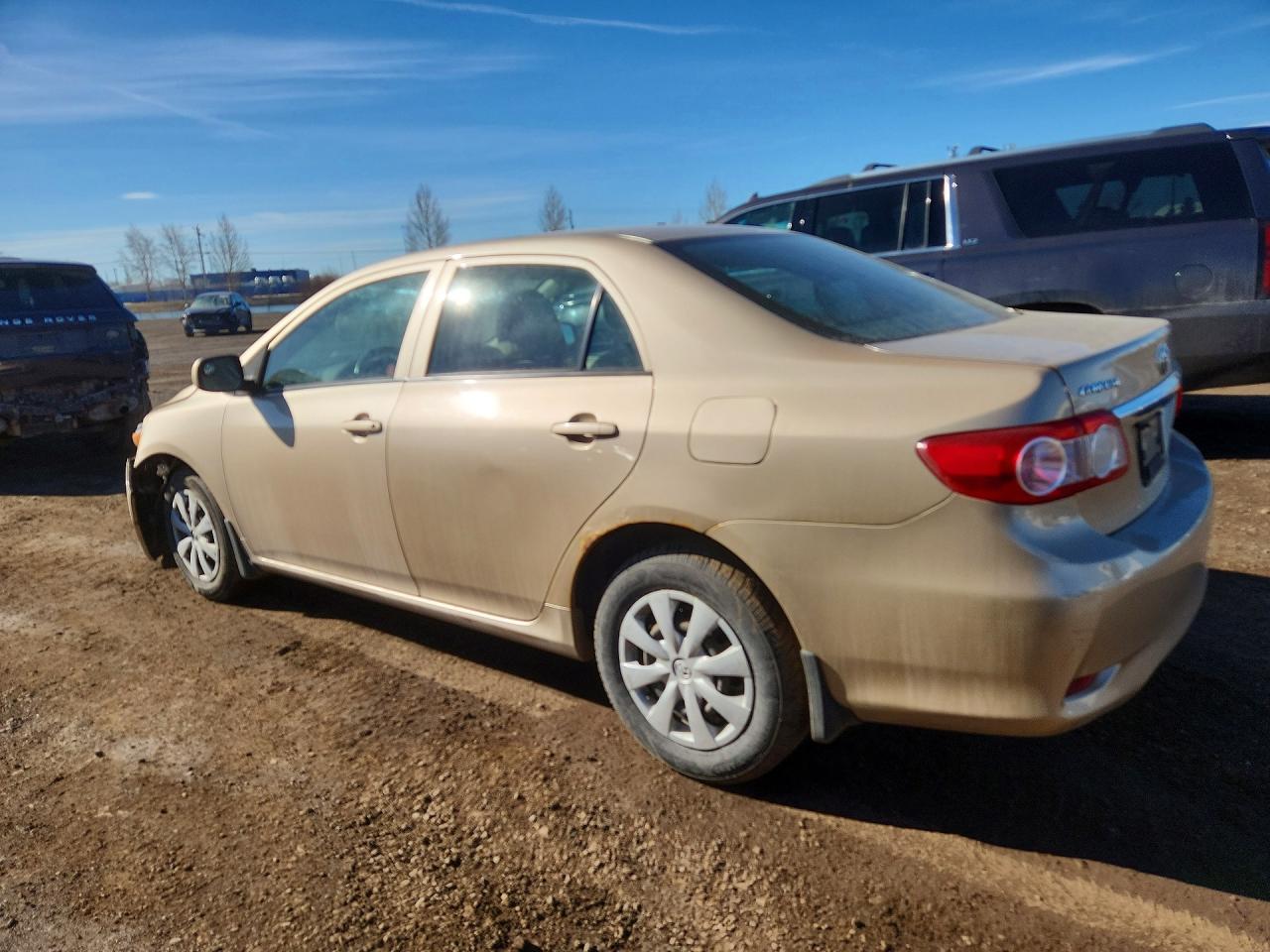 2011 Toyota Corolla Base Gold vin: 2T1BU4EE9BC740521