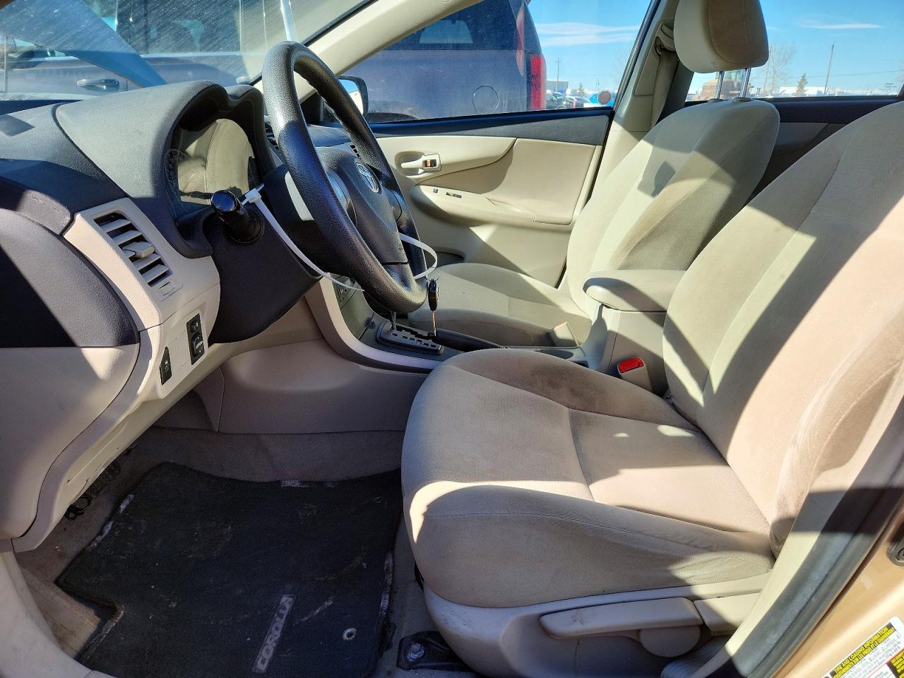 2011 Toyota Corolla Base Gold vin: 2T1BU4EE9BC740521