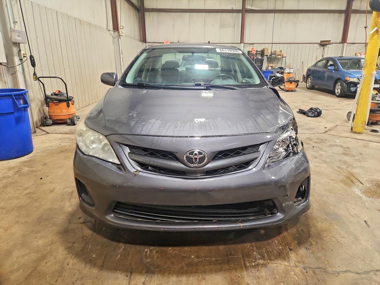 2011 Toyota Corolla Le Серый vin: 2T1BU4EE9BC750322