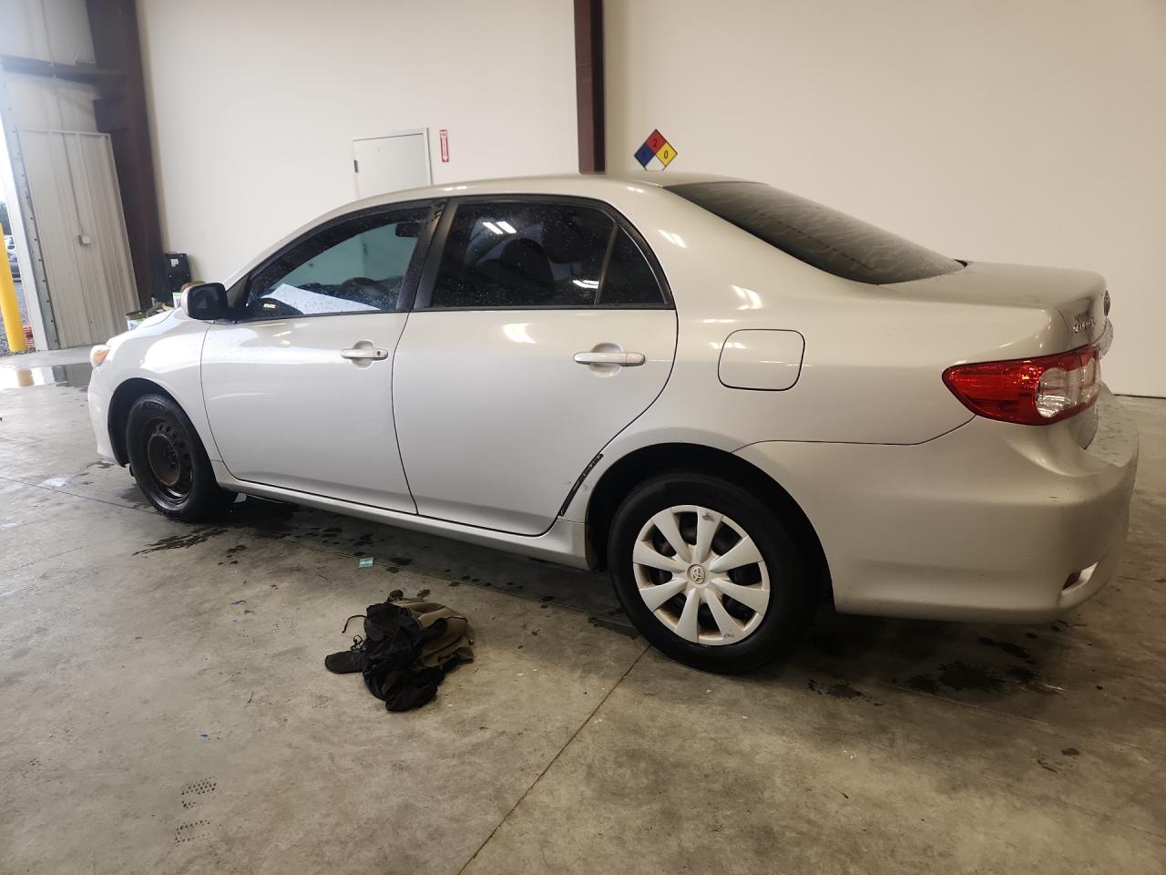 2011 Toyota Corolla Le Silver vin: 2T1BU4EE9BC752295