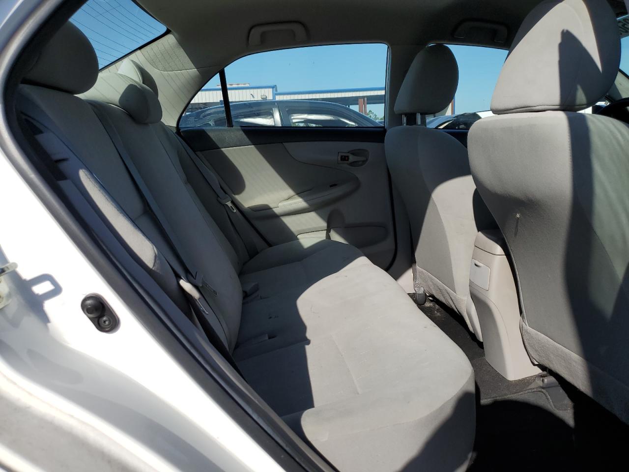 2012 Toyota Corolla Base White vin: 2T1BU4EE9CC760320