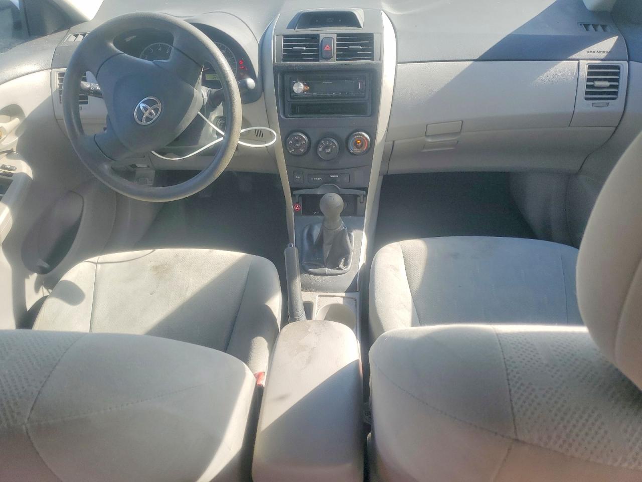 2012 Toyota Corolla Base White vin: 2T1BU4EE9CC760320