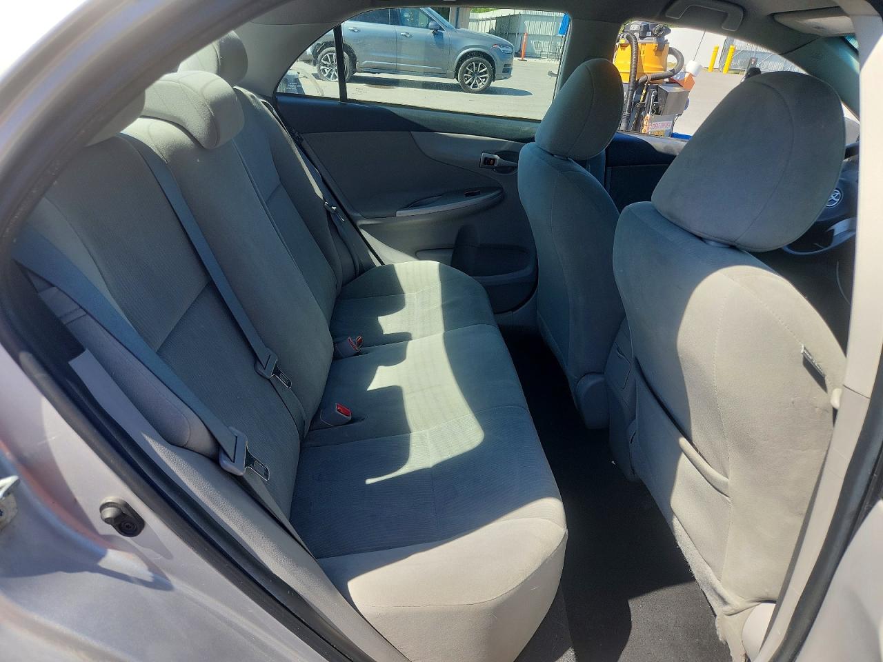 2012 Toyota Corolla Le Silver vin: 2T1BU4EE9CC784522