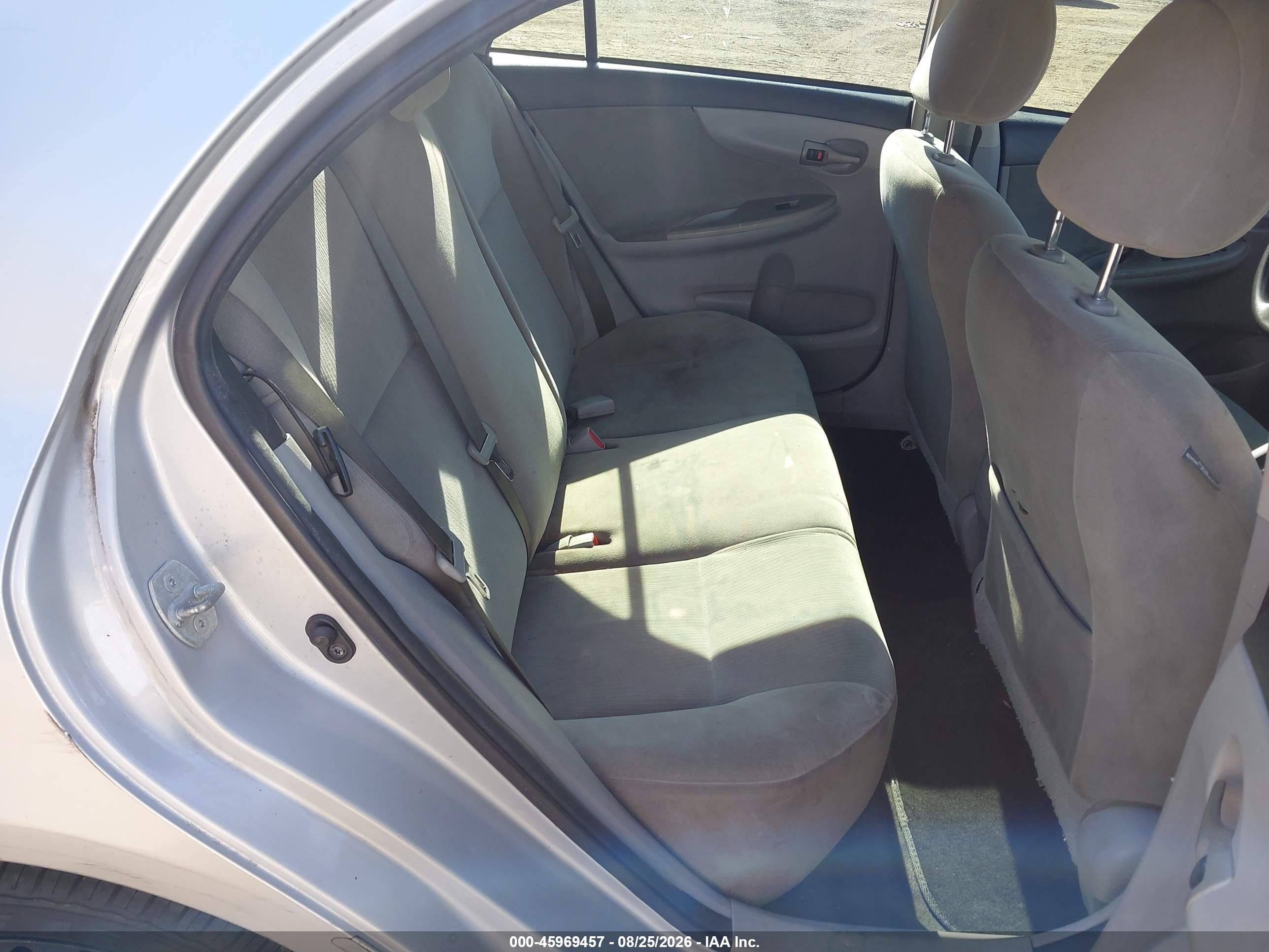 2012 Toyota Corolla Le Silver vin: 2T1BU4EE9CC829474