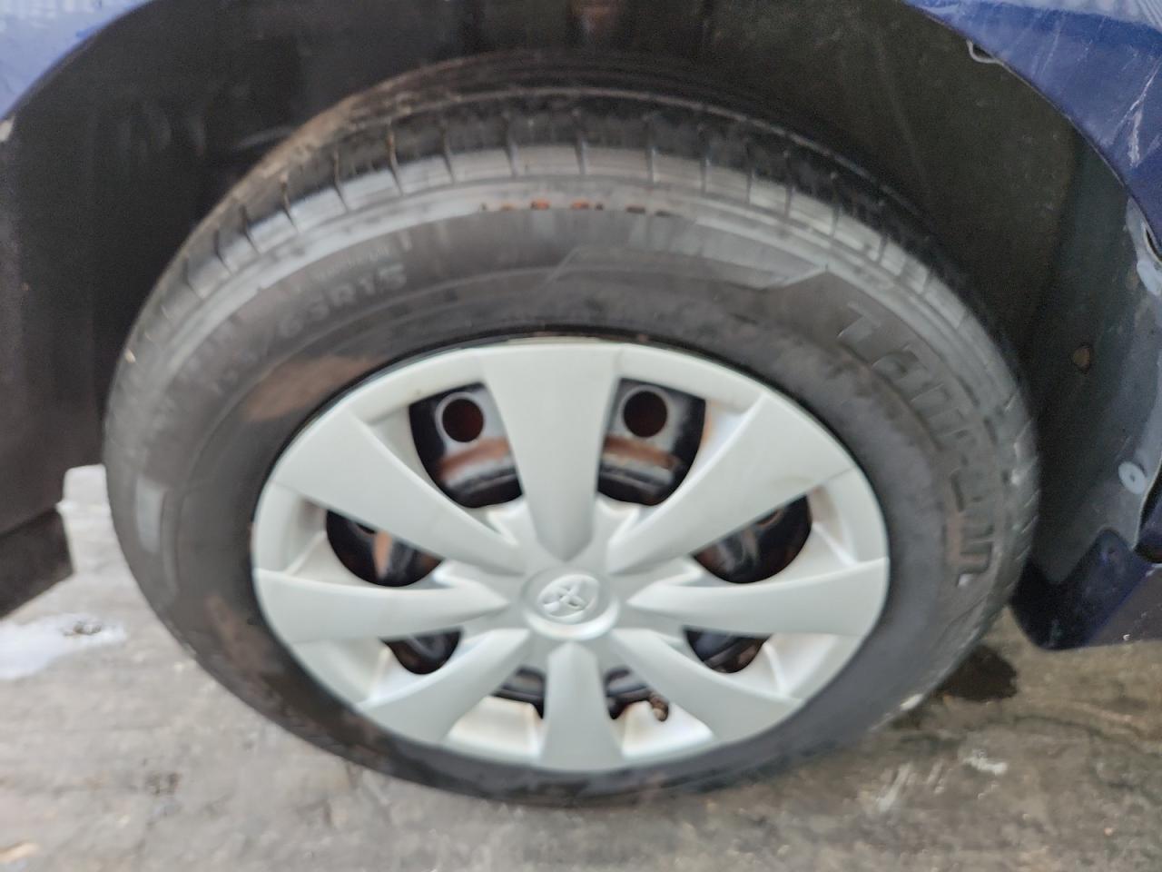 2012 Toyota Corolla L Синий vin: 2T1BU4EE9CC830303 Damage: Left Front Tire, Worn, Replacement Required