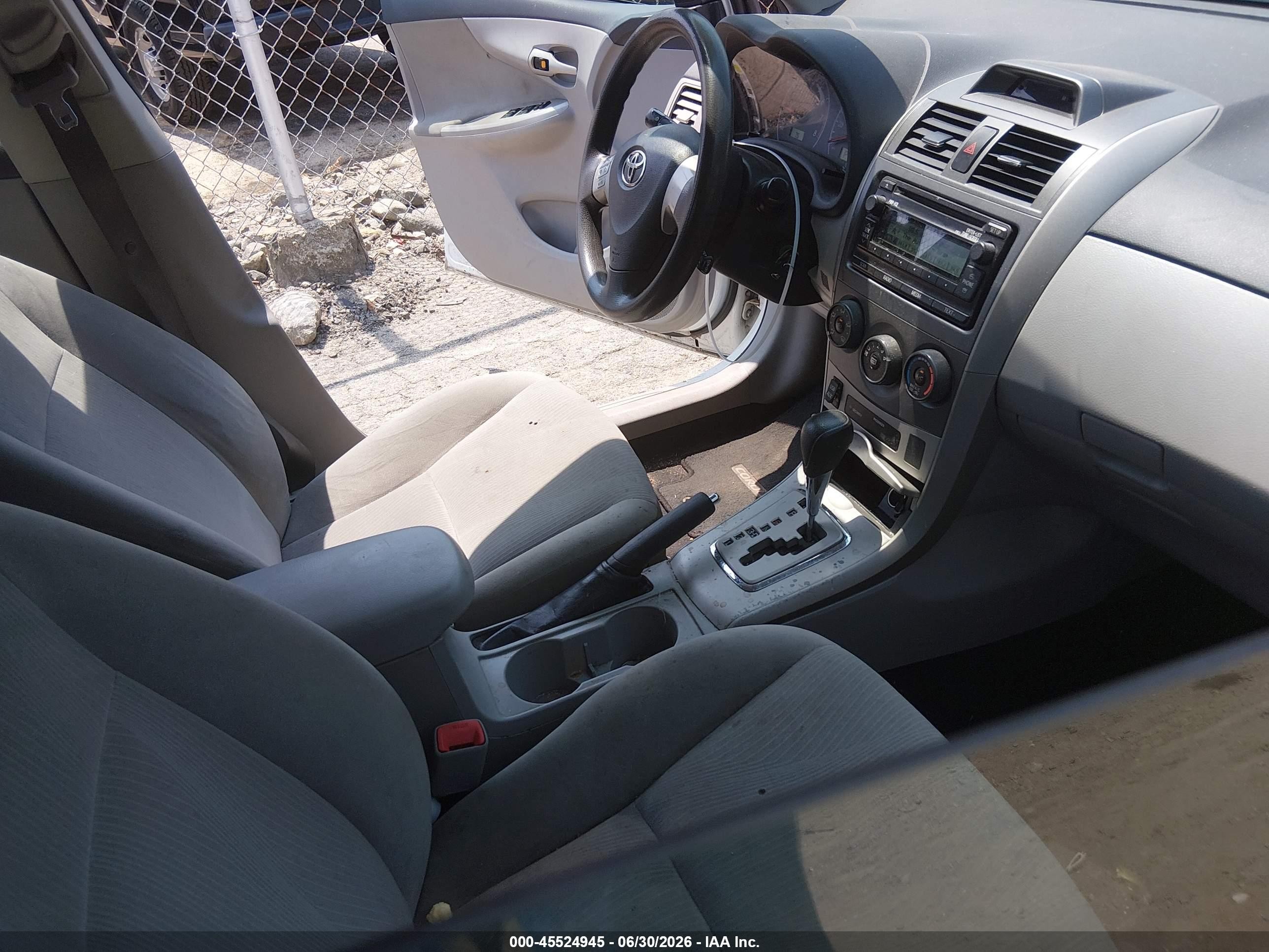 2012 Toyota Corolla Le White vin: 2T1BU4EE9CC832522