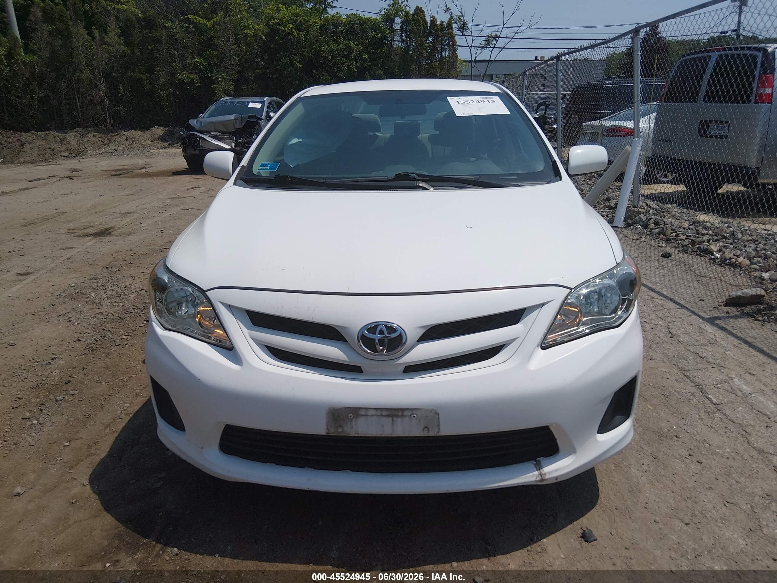 2012 Toyota Corolla Le White vin: 2T1BU4EE9CC832522