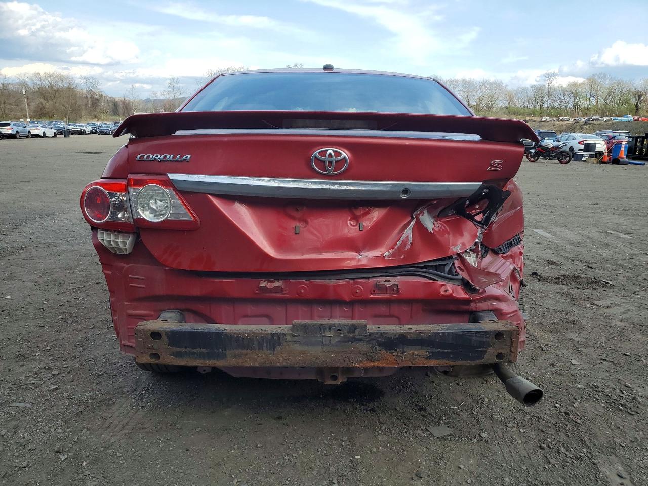 2012 Toyota Corolla S Red vin: 2T1BU4EE9CC851913