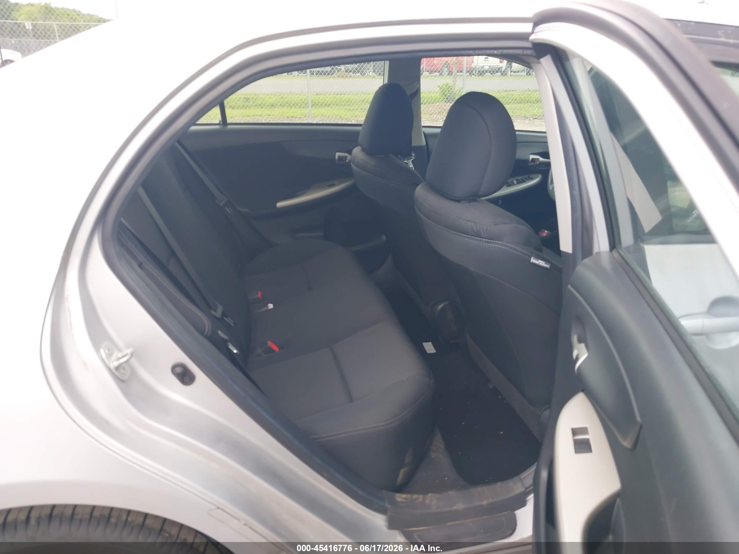 2012 Toyota Corolla S Silver vin: 2T1BU4EE9CC880537